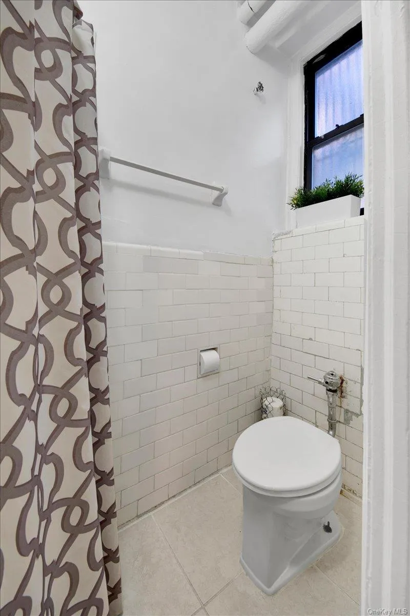 1972 Lafontaine Ave, New York, NY, 3 Bedrooms Bedrooms, 6 Rooms Rooms,2 BathroomsBathrooms,Residential,For Rent,Lafontaine Ave,0,1041639 1972 Lafontaine Ave, New York, NY, 3 Bedrooms Bedrooms, 6 Rooms Rooms,2 BathroomsBathrooms,Residential,For Rent,Lafontaine Ave,0,1041639