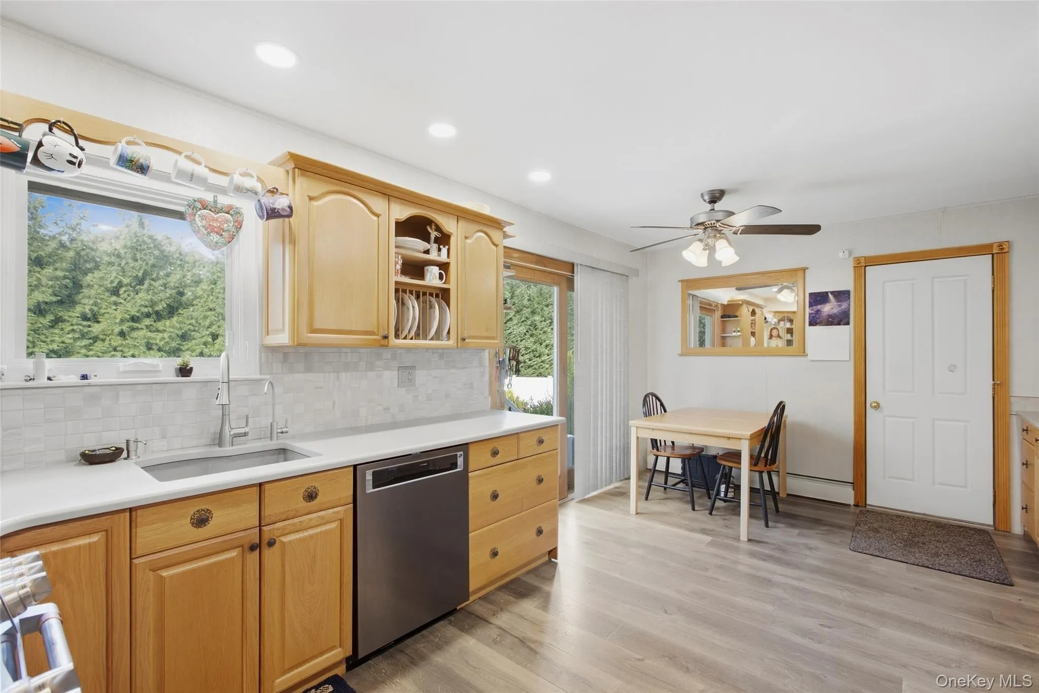 6 Stuyvesant Circle, Brookhaven, NY, 5 Bedrooms Bedrooms, 9 Rooms Rooms,2 BathroomsBathrooms,Residential,For Rent,Stuyvesant,0,1041641 6 Stuyvesant Circle, Brookhaven, NY, 5 Bedrooms Bedrooms, 9 Rooms Rooms,2 BathroomsBathrooms,Residential,For Rent,Stuyvesant,0,1041641