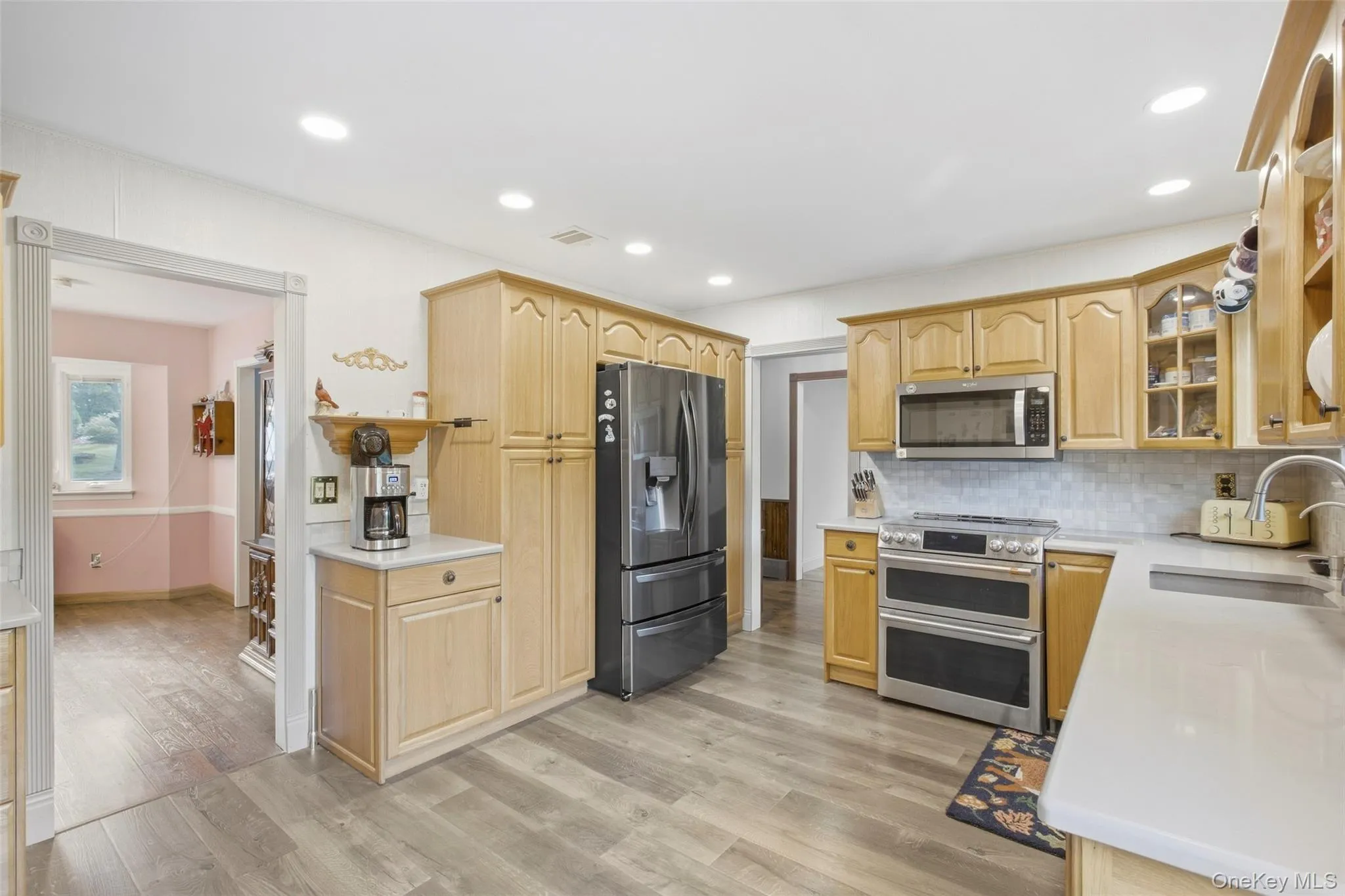 6 Stuyvesant Circle, Brookhaven, NY, 5 Bedrooms Bedrooms, 9 Rooms Rooms,2 BathroomsBathrooms,Residential,For Rent,Stuyvesant,0,1041641 6 Stuyvesant Circle, Brookhaven, NY, 5 Bedrooms Bedrooms, 9 Rooms Rooms,2 BathroomsBathrooms,Residential,For Rent,Stuyvesant,0,1041641