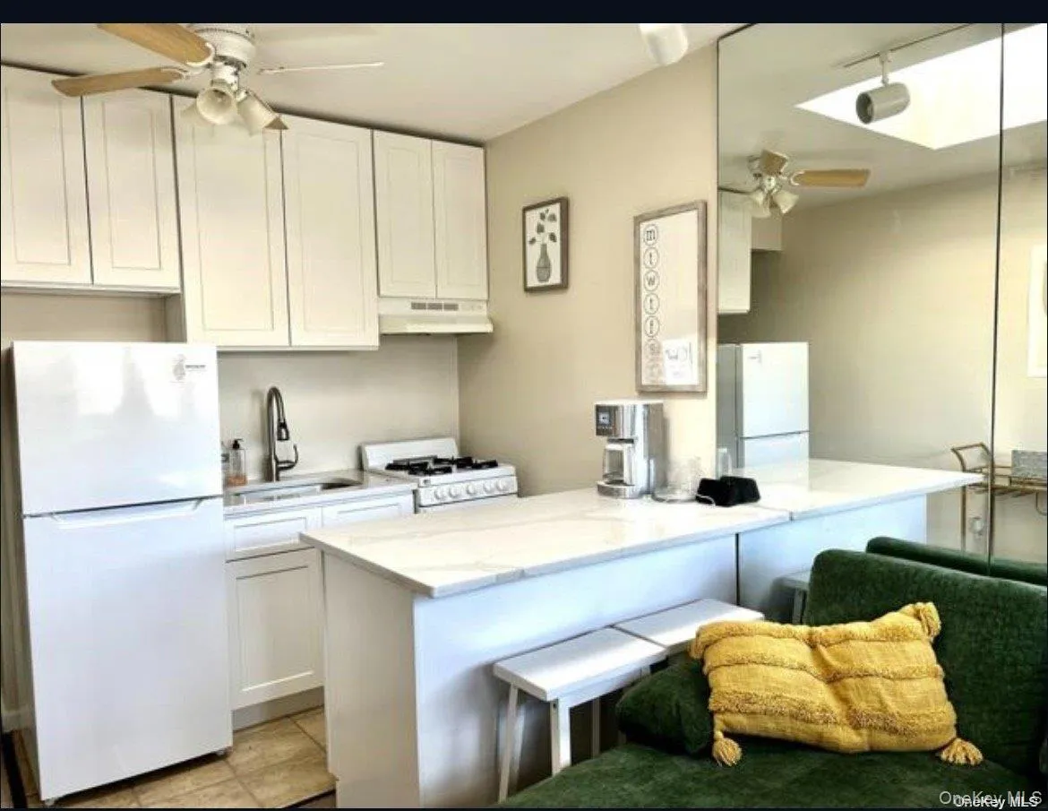 979 Oceanfront, Long Beach, NY, 1 Bedroom Bedrooms, 2 Rooms Rooms,1 BathroomBathrooms,Residential Lease,For Rent,Oceanfront,0,1041644 979 Oceanfront, Long Beach, NY, 1 Bedroom Bedrooms, 2 Rooms Rooms,1 BathroomBathrooms,Residential Lease,For Rent,Oceanfront,0,1041644