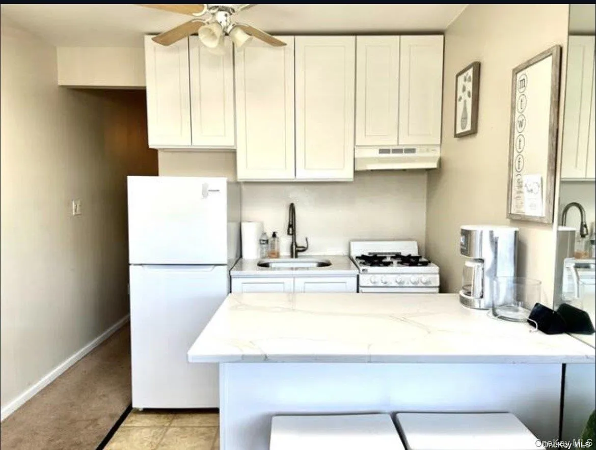 979 Oceanfront, Long Beach, NY, 1 Bedroom Bedrooms, 2 Rooms Rooms,1 BathroomBathrooms,Residential Lease,For Rent,Oceanfront,0,1041644 979 Oceanfront, Long Beach, NY, 1 Bedroom Bedrooms, 2 Rooms Rooms,1 BathroomBathrooms,Residential Lease,For Rent,Oceanfront,0,1041644