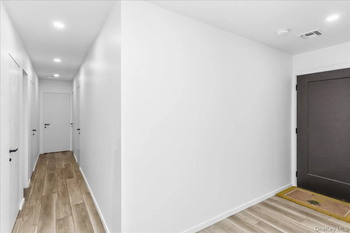 9 Empire Court, Huntington, NY, 4 Bedrooms Bedrooms, 8 Rooms Rooms,2 BathroomsBathrooms,Residential,For Rent,Empire,0,1041653 9 Empire Court, Huntington, NY, 4 Bedrooms Bedrooms, 8 Rooms Rooms,2 BathroomsBathrooms,Residential,For Rent,Empire,0,1041653