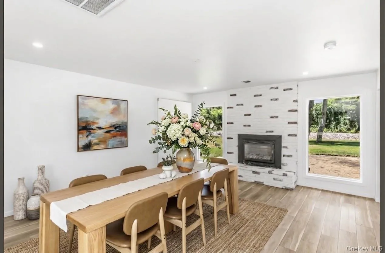 Virtual Staging for Dining room! Virtual Staging for Dining room!