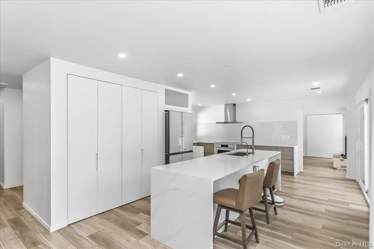 9 Empire Court, Huntington, NY, 4 Bedrooms Bedrooms, 8 Rooms Rooms,2 BathroomsBathrooms,Residential,For Rent,Empire,0,1041653 9 Empire Court, Huntington, NY, 4 Bedrooms Bedrooms, 8 Rooms Rooms,2 BathroomsBathrooms,Residential,For Rent,Empire,0,1041653