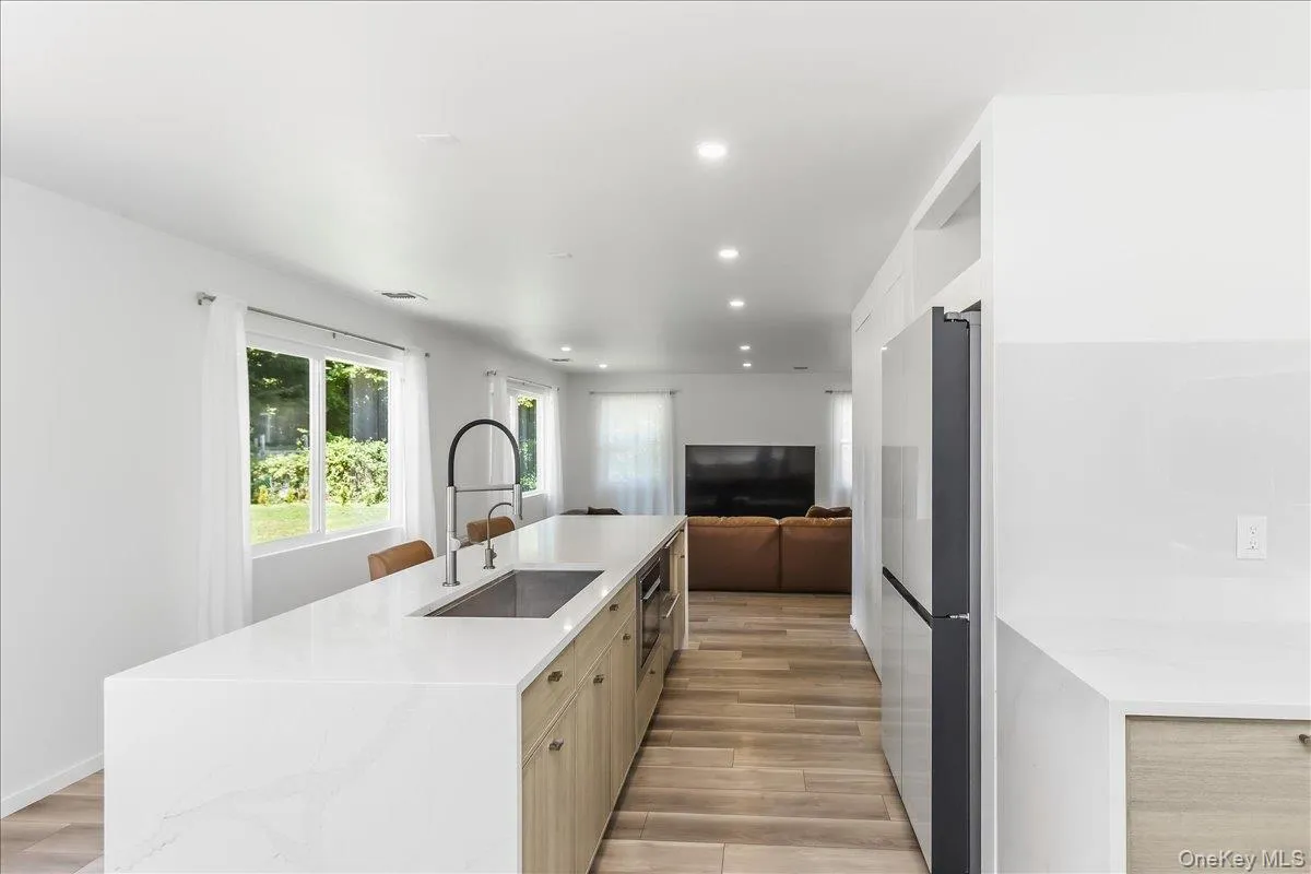 9 Empire Court, Huntington, NY, 4 Bedrooms Bedrooms, 8 Rooms Rooms,2 BathroomsBathrooms,Residential,For Rent,Empire,0,1041653 9 Empire Court, Huntington, NY, 4 Bedrooms Bedrooms, 8 Rooms Rooms,2 BathroomsBathrooms,Residential,For Rent,Empire,0,1041653