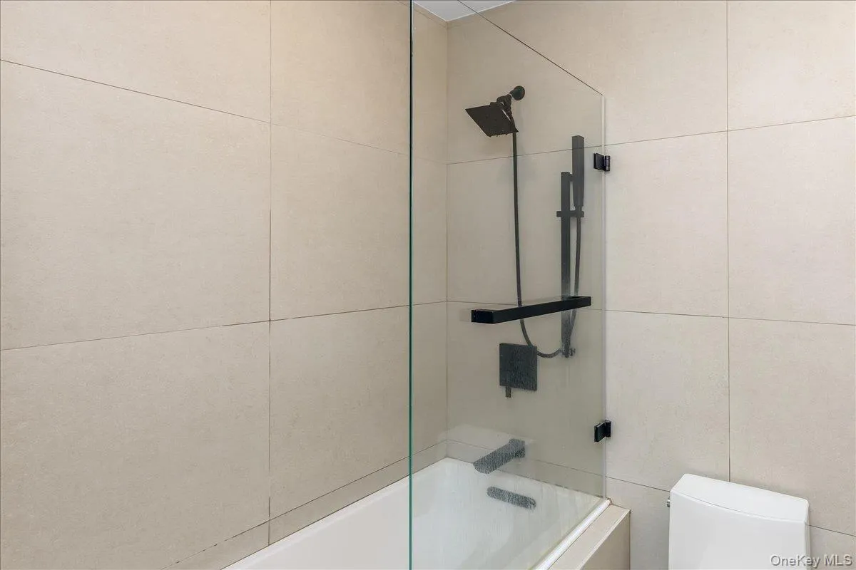 9 Empire Court, Huntington, NY, 4 Bedrooms Bedrooms, 8 Rooms Rooms,2 BathroomsBathrooms,Residential,For Rent,Empire,0,1041653 9 Empire Court, Huntington, NY, 4 Bedrooms Bedrooms, 8 Rooms Rooms,2 BathroomsBathrooms,Residential,For Rent,Empire,0,1041653
