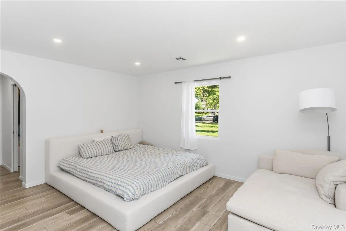 9 Empire Court, Huntington, NY, 4 Bedrooms Bedrooms, 8 Rooms Rooms,2 BathroomsBathrooms,Residential,For Rent,Empire,0,1041653 9 Empire Court, Huntington, NY, 4 Bedrooms Bedrooms, 8 Rooms Rooms,2 BathroomsBathrooms,Residential,For Rent,Empire,0,1041653