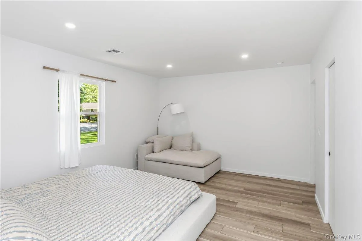 9 Empire Court, Huntington, NY, 4 Bedrooms Bedrooms, 8 Rooms Rooms,2 BathroomsBathrooms,Residential,For Rent,Empire,0,1041653 9 Empire Court, Huntington, NY, 4 Bedrooms Bedrooms, 8 Rooms Rooms,2 BathroomsBathrooms,Residential,For Rent,Empire,0,1041653