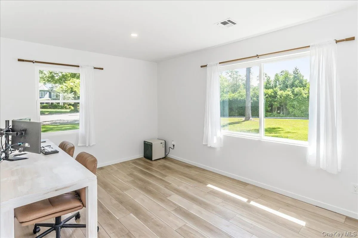 9 Empire Court, Huntington, NY, 4 Bedrooms Bedrooms, 8 Rooms Rooms,2 BathroomsBathrooms,Residential,For Rent,Empire,0,1041653 9 Empire Court, Huntington, NY, 4 Bedrooms Bedrooms, 8 Rooms Rooms,2 BathroomsBathrooms,Residential,For Rent,Empire,0,1041653