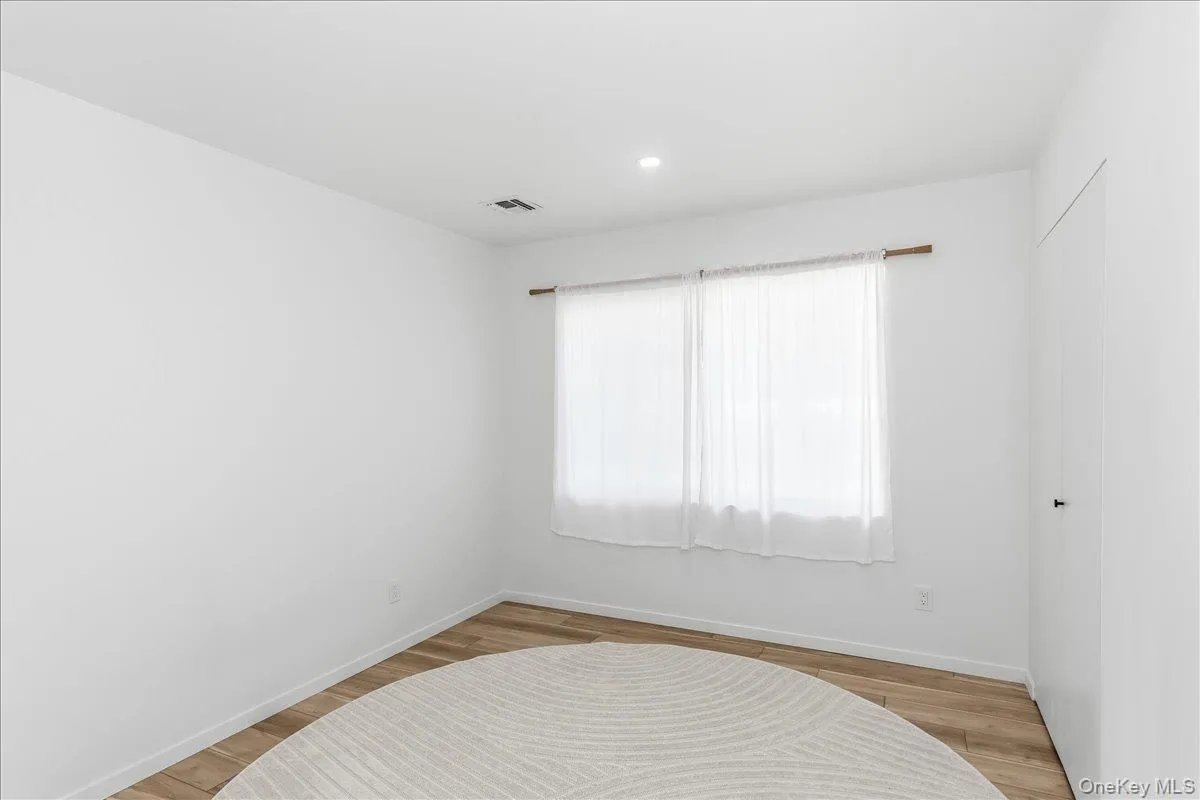 9 Empire Court, Huntington, NY, 4 Bedrooms Bedrooms, 8 Rooms Rooms,2 BathroomsBathrooms,Residential,For Rent,Empire,0,1041653 9 Empire Court, Huntington, NY, 4 Bedrooms Bedrooms, 8 Rooms Rooms,2 BathroomsBathrooms,Residential,For Rent,Empire,0,1041653
