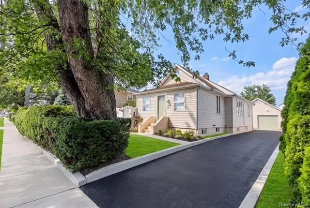31 Cherry Avenue, Oyster Bay, NY, 3 Bedrooms Bedrooms, 9 Rooms Rooms,1 BathroomBathrooms,Residential,For Rent,Cherry,0,1041667 31 Cherry Avenue, Oyster Bay, NY, 3 Bedrooms Bedrooms, 9 Rooms Rooms,1 BathroomBathrooms,Residential,For Rent,Cherry,0,1041667
