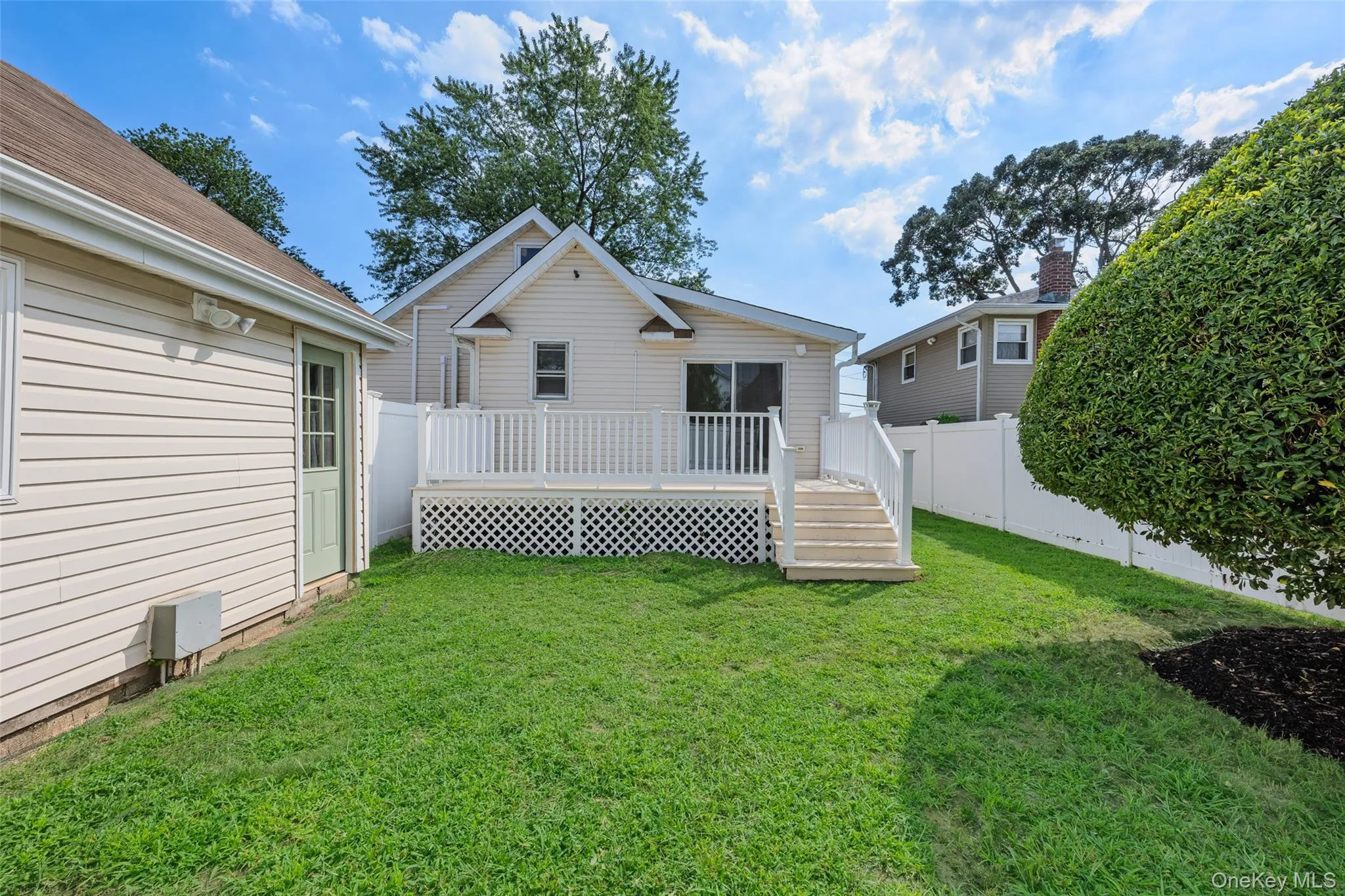 31 Cherry Avenue, Oyster Bay, NY, 3 Bedrooms Bedrooms, 9 Rooms Rooms,1 BathroomBathrooms,Residential,For Rent,Cherry,0,1041667 31 Cherry Avenue, Oyster Bay, NY, 3 Bedrooms Bedrooms, 9 Rooms Rooms,1 BathroomBathrooms,Residential,For Rent,Cherry,0,1041667