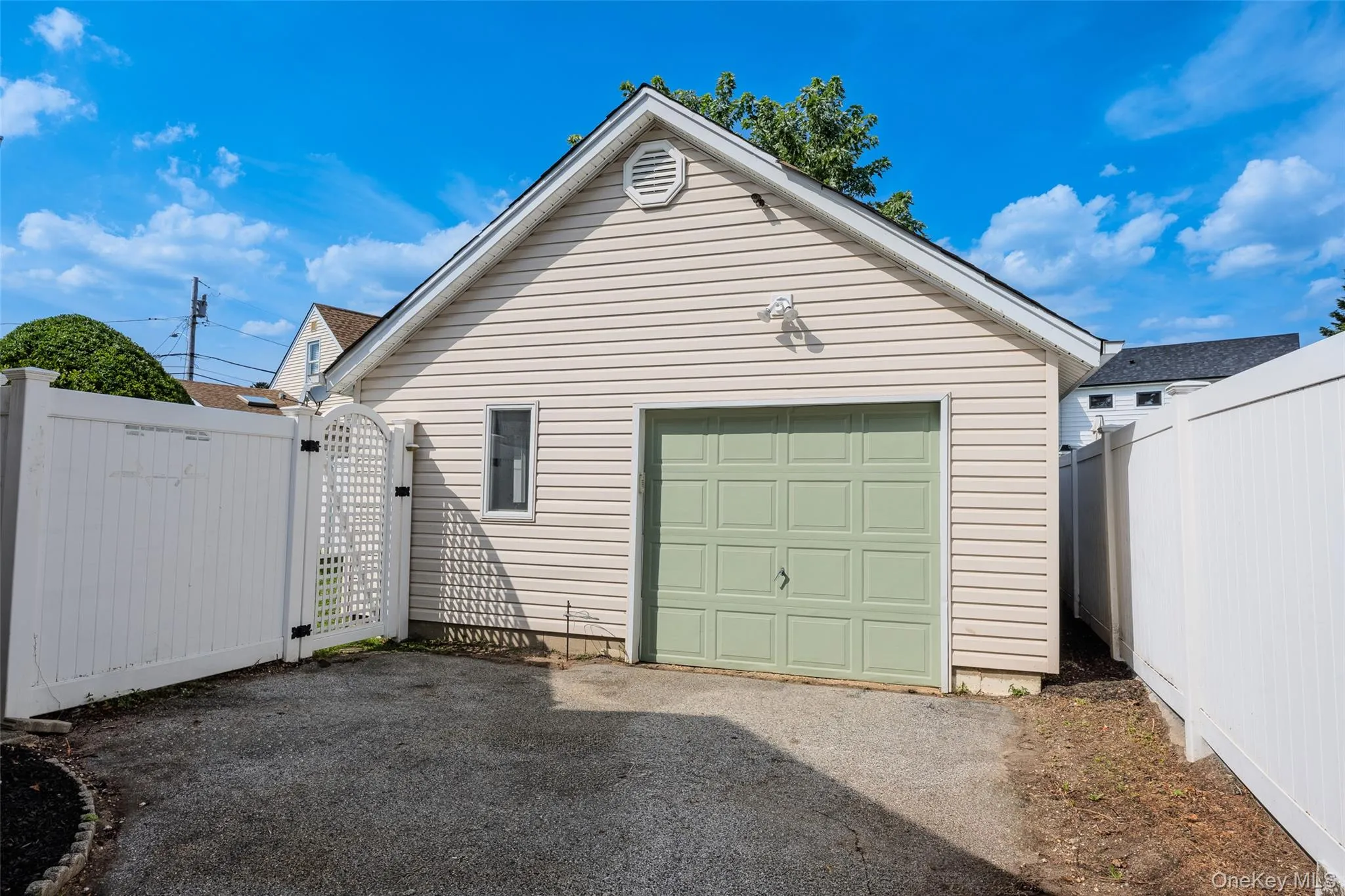 31 Cherry Avenue, Oyster Bay, NY, 3 Bedrooms Bedrooms, 9 Rooms Rooms,1 BathroomBathrooms,Residential,For Rent,Cherry,0,1041667 31 Cherry Avenue, Oyster Bay, NY, 3 Bedrooms Bedrooms, 9 Rooms Rooms,1 BathroomBathrooms,Residential,For Rent,Cherry,0,1041667