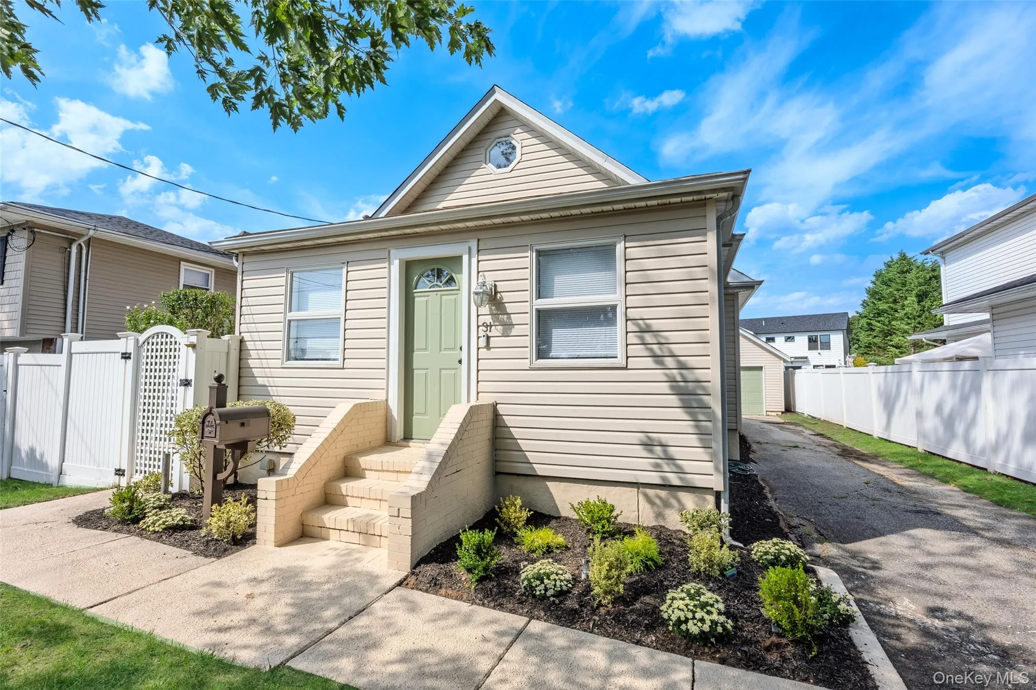 31 Cherry Avenue, Oyster Bay, NY, 3 Bedrooms Bedrooms, 9 Rooms Rooms,1 BathroomBathrooms,Residential,For Rent,Cherry,0,1041667 31 Cherry Avenue, Oyster Bay, NY, 3 Bedrooms Bedrooms, 9 Rooms Rooms,1 BathroomBathrooms,Residential,For Rent,Cherry,0,1041667