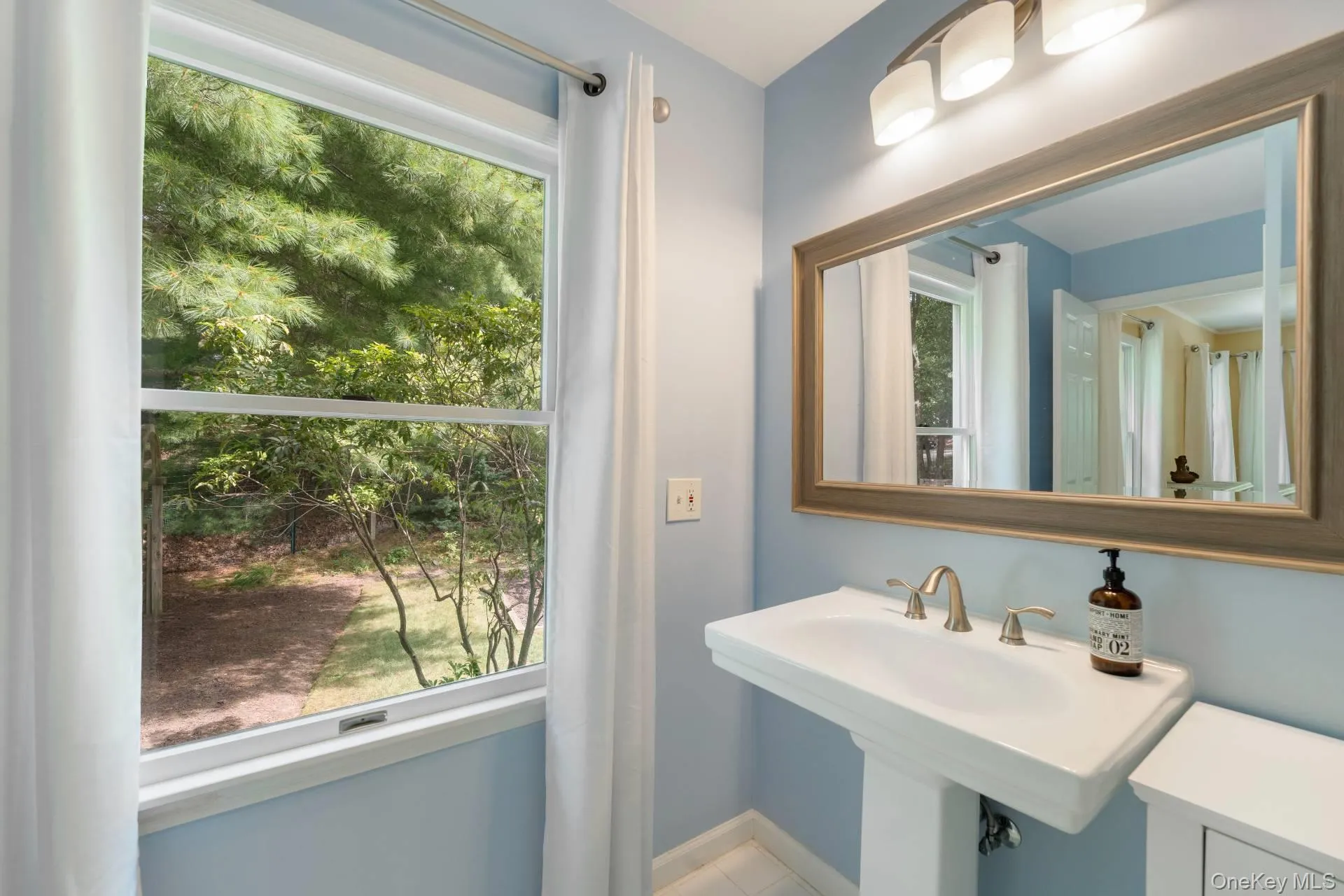 55 Red Fox Lane, East Hampton, NY, 4 Bedrooms Bedrooms, 9 Rooms Rooms,4 BathroomsBathrooms,Residential,For Rent,Red Fox,0,1041669 55 Red Fox Lane, East Hampton, NY, 4 Bedrooms Bedrooms, 9 Rooms Rooms,4 BathroomsBathrooms,Residential,For Rent,Red Fox,0,1041669