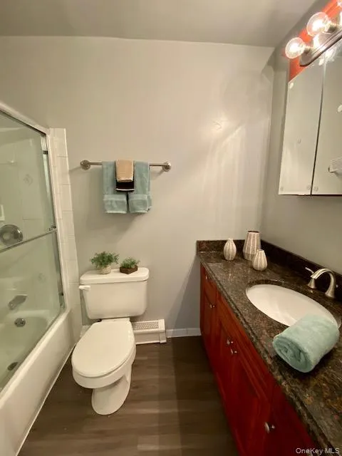 317 Brook Avenue, Islip, NY, 1 Bedroom Bedrooms, 4 Rooms Rooms,1 BathroomBathrooms,Residential Lease,For Rent,Brook,0,1041670 317 Brook Avenue, Islip, NY, 1 Bedroom Bedrooms, 4 Rooms Rooms,1 BathroomBathrooms,Residential Lease,For Rent,Brook,0,1041670