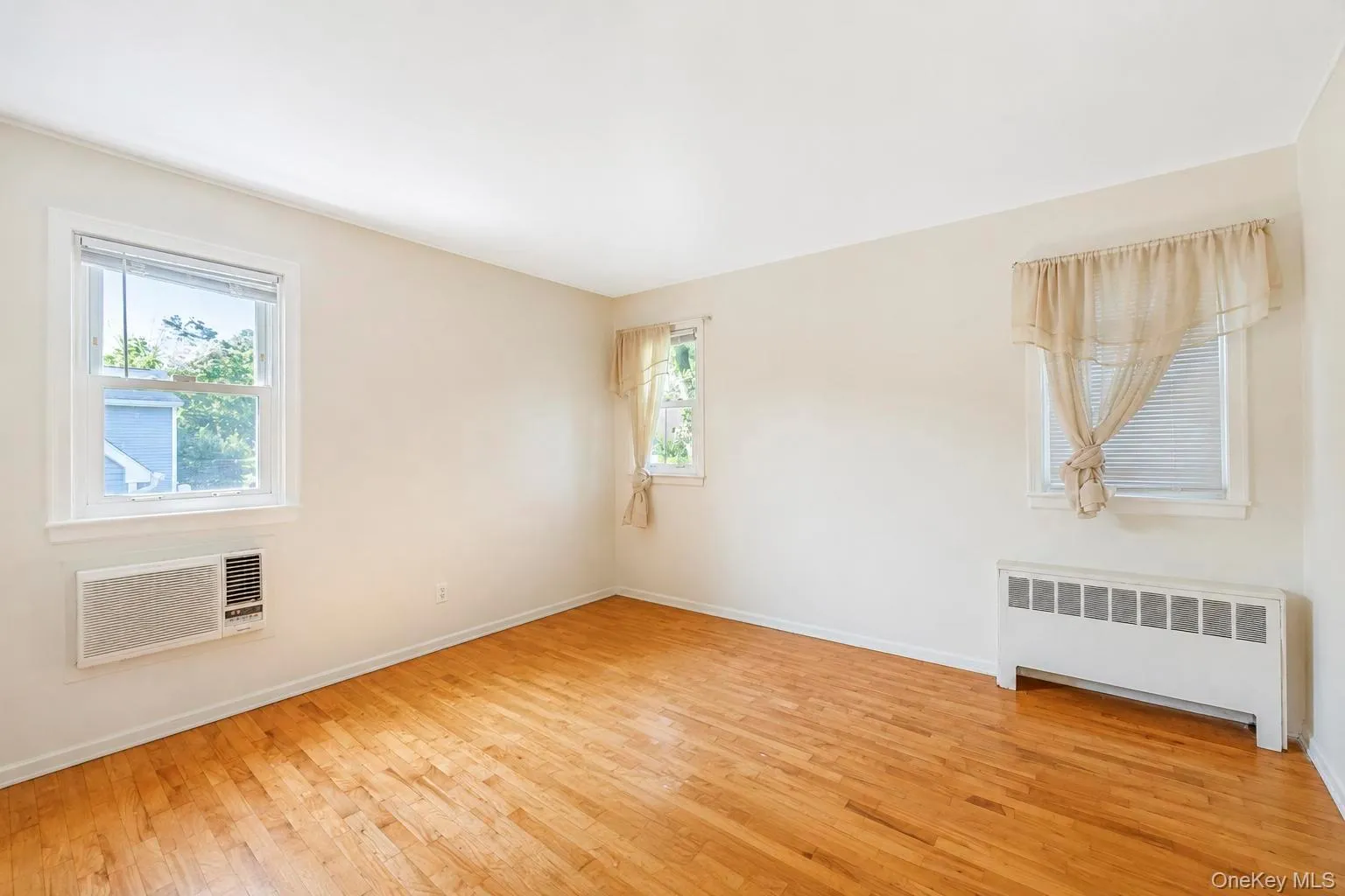 1425 Pine Drive, Islip, NY, 3 Bedrooms Bedrooms, 5 Rooms Rooms,2 BathroomsBathrooms,Residential,For Rent,Pine,0,1041672 1425 Pine Drive, Islip, NY, 3 Bedrooms Bedrooms, 5 Rooms Rooms,2 BathroomsBathrooms,Residential,For Rent,Pine,0,1041672
