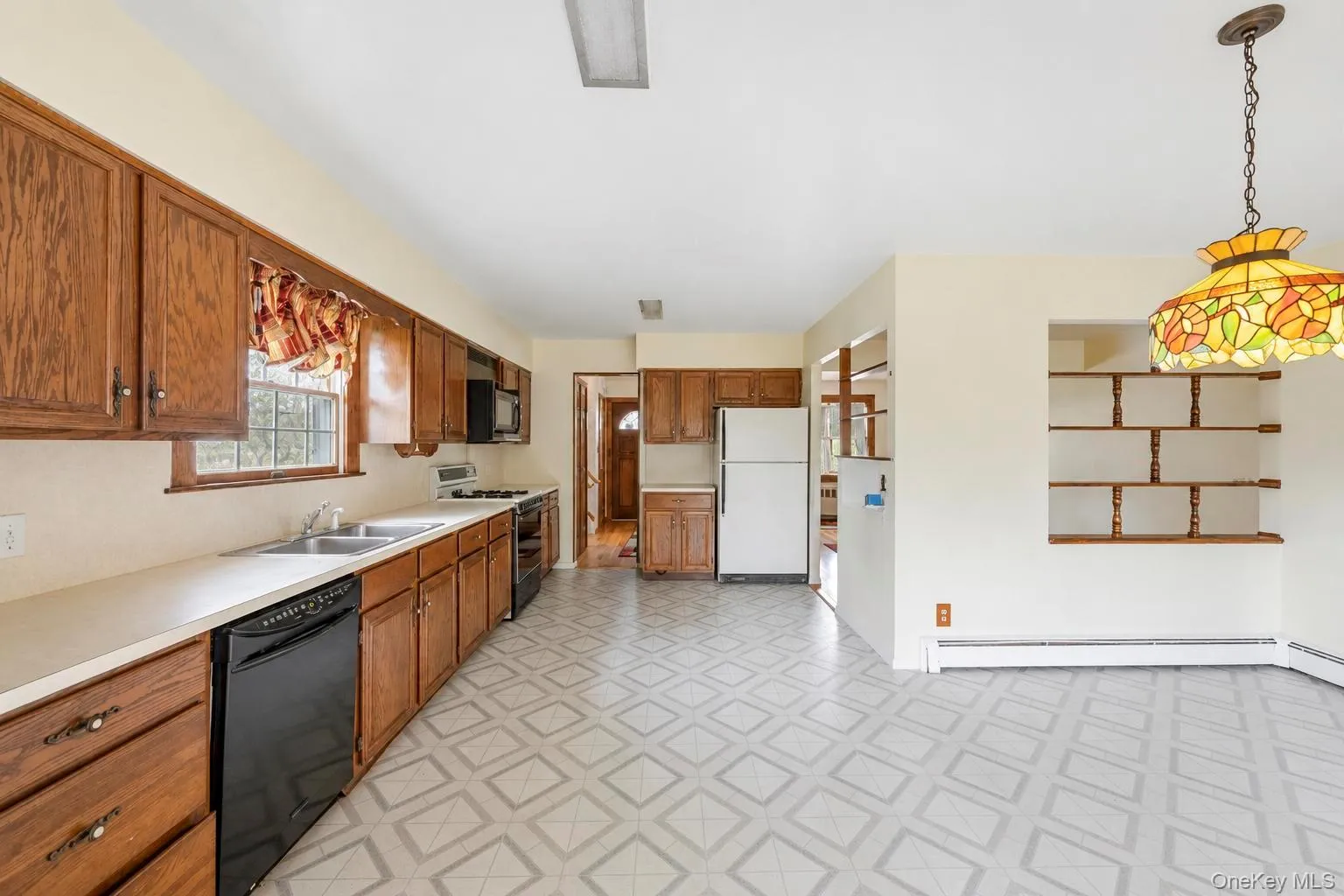 1425 Pine Drive, Islip, NY, 3 Bedrooms Bedrooms, 5 Rooms Rooms,2 BathroomsBathrooms,Residential,For Rent,Pine,0,1041672 1425 Pine Drive, Islip, NY, 3 Bedrooms Bedrooms, 5 Rooms Rooms,2 BathroomsBathrooms,Residential,For Rent,Pine,0,1041672