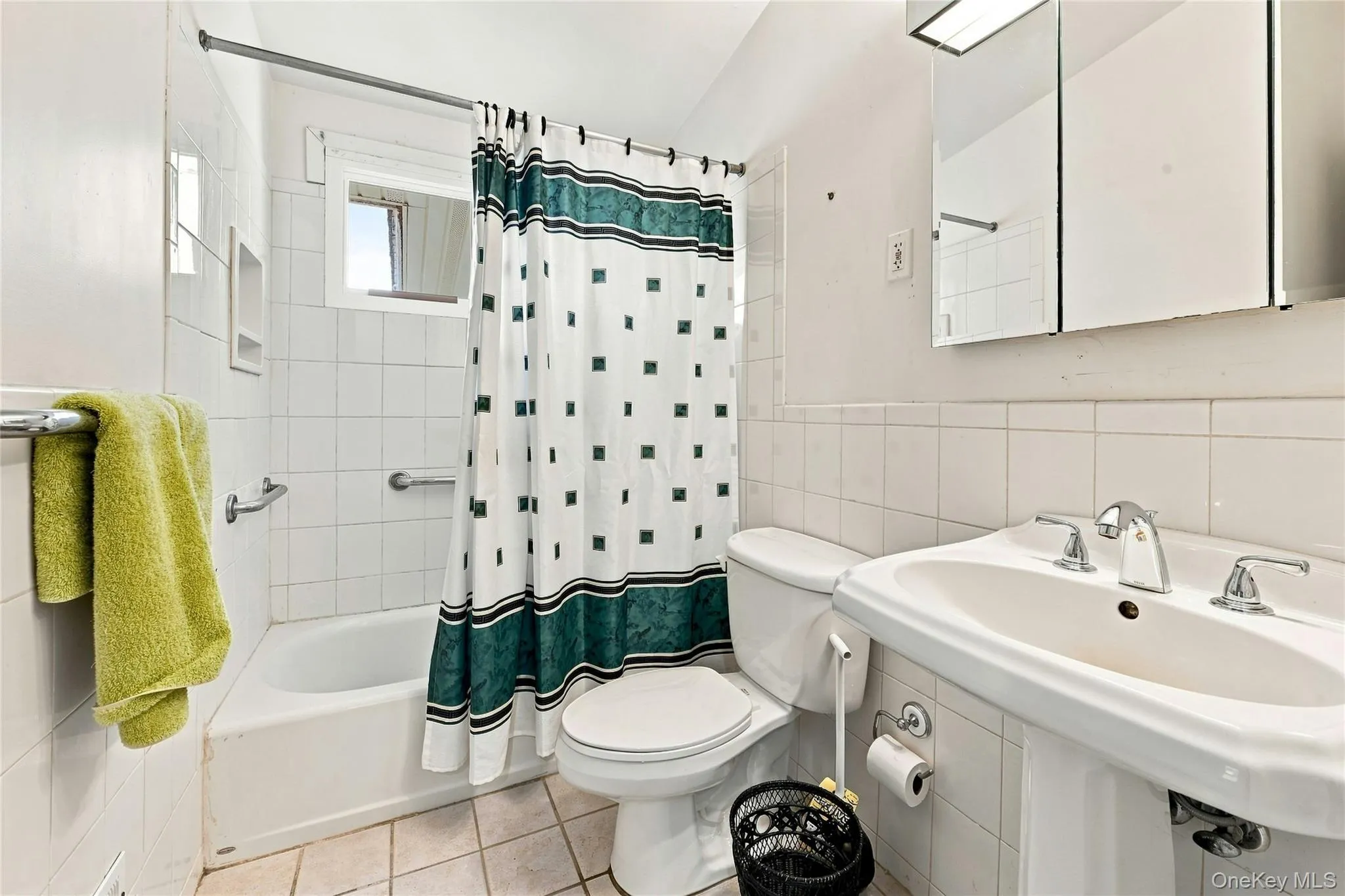 90 Samuel Street, Smithtown, NY, 3 Bedrooms Bedrooms, 5 Rooms Rooms,1 BathroomBathrooms,Residential,For Rent,Samuel,0,1041675 90 Samuel Street, Smithtown, NY, 3 Bedrooms Bedrooms, 5 Rooms Rooms,1 BathroomBathrooms,Residential,For Rent,Samuel,0,1041675