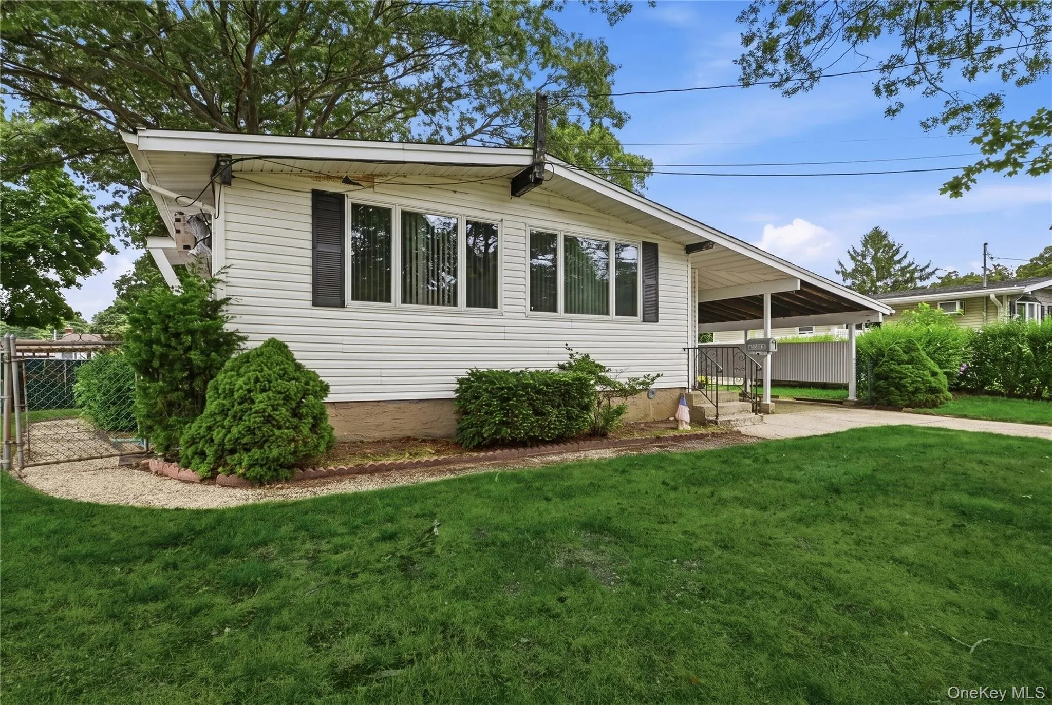 90 Samuel Street, Smithtown, NY, 3 Bedrooms Bedrooms, 5 Rooms Rooms,1 BathroomBathrooms,Residential,For Rent,Samuel,0,1041675 90 Samuel Street, Smithtown, NY, 3 Bedrooms Bedrooms, 5 Rooms Rooms,1 BathroomBathrooms,Residential,For Rent,Samuel,0,1041675