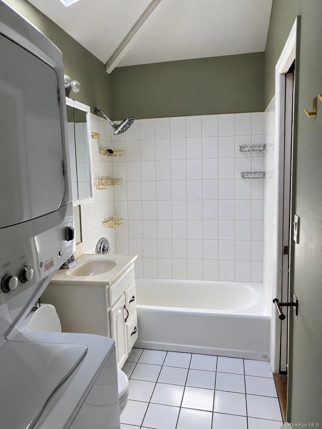 27 Otsego Avenue, Huntington, NY, 1 Bedroom Bedrooms, 4 Room Rooms,1 BathroomBathrooms,Residential Lease,For Rent,Otsego,0,1041677 27 Otsego Avenue, Huntington, NY, 1 Bedroom Bedrooms, 4 Room Rooms,1 BathroomBathrooms,Residential Lease,For Rent,Otsego,0,1041677