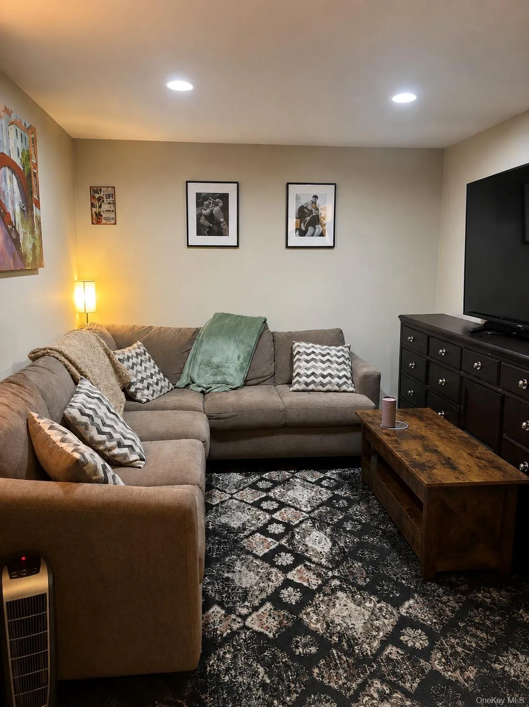 27 Otsego Avenue, Huntington, NY, 1 Bedroom Bedrooms, 4 Rooms Rooms,1 BathroomBathrooms,Residential Lease,For Rent,Otsego,0,1041677 27 Otsego Avenue, Huntington, NY, 1 Bedroom Bedrooms, 4 Rooms Rooms,1 BathroomBathrooms,Residential Lease,For Rent,Otsego,0,1041677