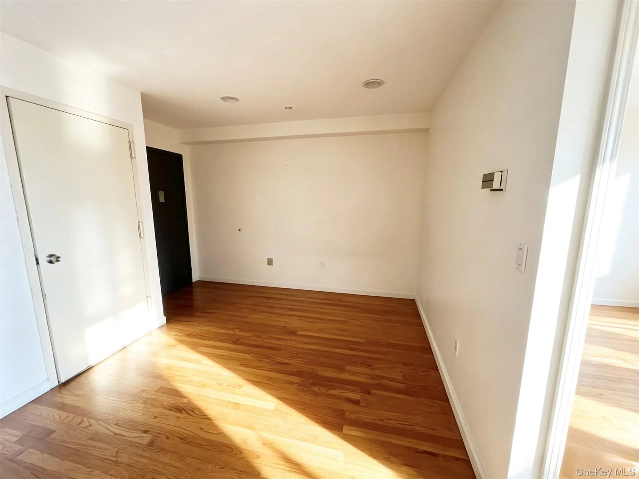 14105 Cherry Avenue, New York, NY, 2 Bedrooms Bedrooms, 6 Rooms Rooms,2 BathroomsBathrooms,Residential,For Rent,Cherry,0,1041680 14105 Cherry Avenue, New York, NY, 2 Bedrooms Bedrooms, 6 Rooms Rooms,2 BathroomsBathrooms,Residential,For Rent,Cherry,0,1041680
