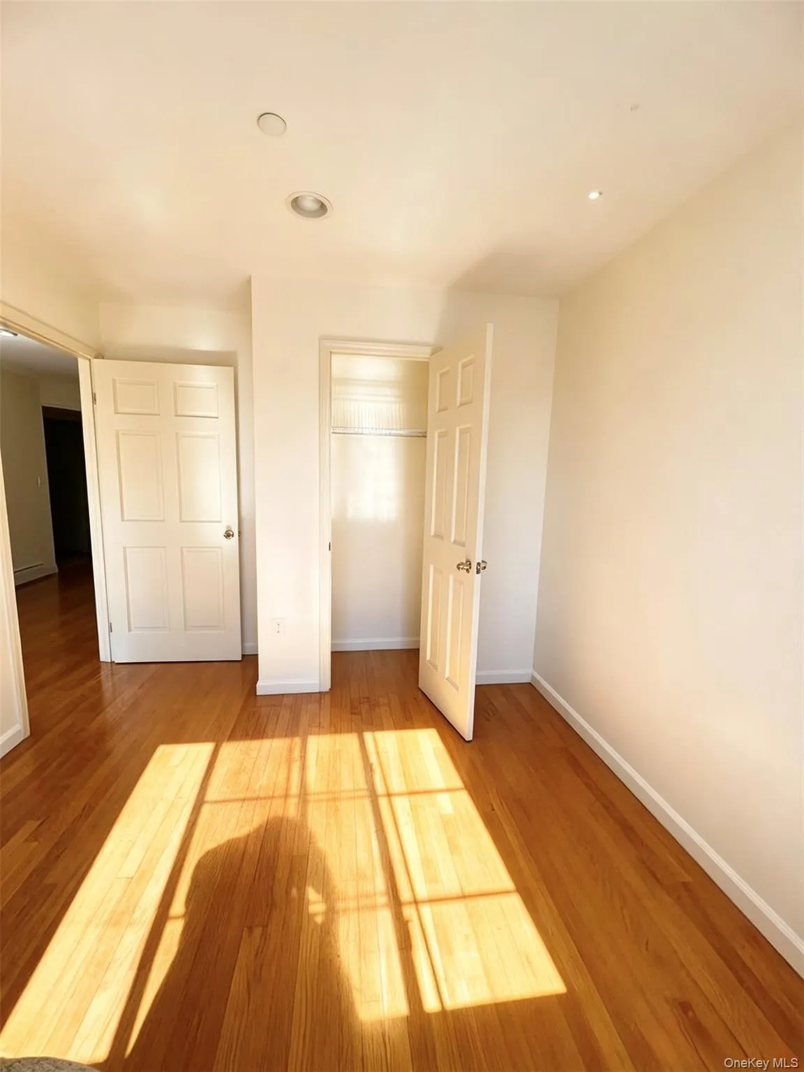 14105 Cherry Avenue, New York, NY, 2 Bedrooms Bedrooms, 6 Rooms Rooms,2 BathroomsBathrooms,Residential,For Rent,Cherry,0,1041680 14105 Cherry Avenue, New York, NY, 2 Bedrooms Bedrooms, 6 Rooms Rooms,2 BathroomsBathrooms,Residential,For Rent,Cherry,0,1041680