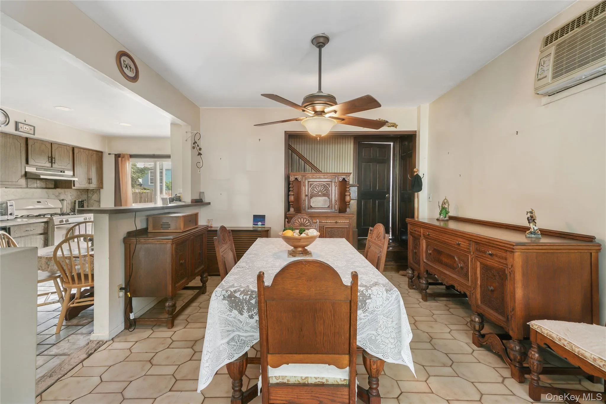 816 Throggs Neck Expressway, New York, NY, 3 Bedrooms Bedrooms, 8 Rooms Rooms,2 BathroomsBathrooms,Residential,For Rent,Throggs Neck,0,1041683 816 Throggs Neck Expressway, New York, NY, 3 Bedrooms Bedrooms, 8 Rooms Rooms,2 BathroomsBathrooms,Residential,For Rent,Throggs Neck,0,1041683