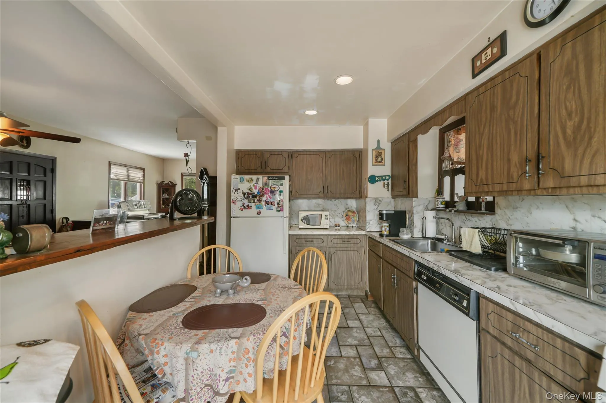 816 Throggs Neck Expressway, New York, NY, 3 Bedrooms Bedrooms, 8 Rooms Rooms,2 BathroomsBathrooms,Residential,For Rent,Throggs Neck,0,1041683 816 Throggs Neck Expressway, New York, NY, 3 Bedrooms Bedrooms, 8 Rooms Rooms,2 BathroomsBathrooms,Residential,For Rent,Throggs Neck,0,1041683