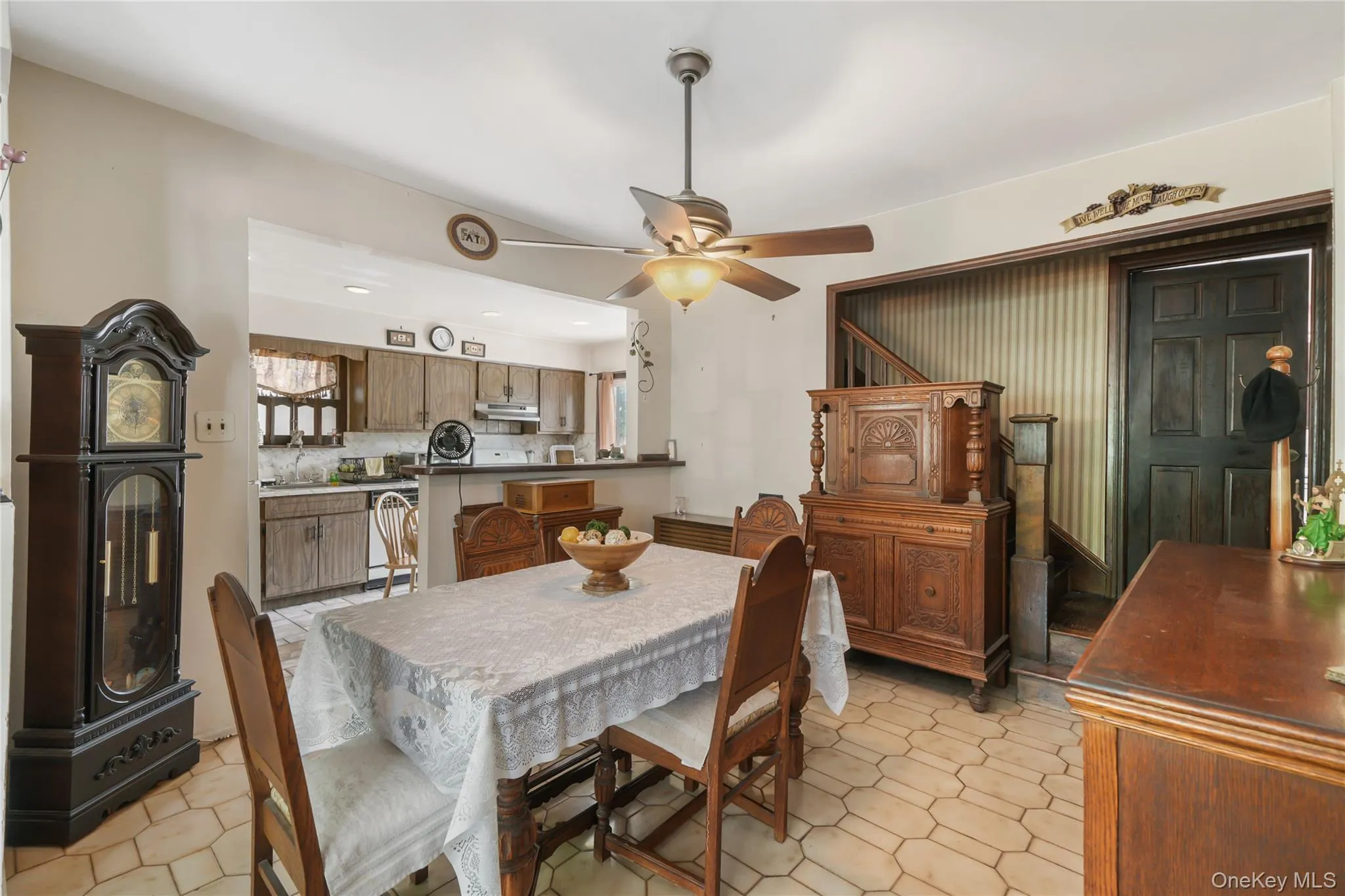 816 Throggs Neck Expressway, New York, NY, 3 Bedrooms Bedrooms, 8 Rooms Rooms,2 BathroomsBathrooms,Residential,For Rent,Throggs Neck,0,1041683 816 Throggs Neck Expressway, New York, NY, 3 Bedrooms Bedrooms, 8 Rooms Rooms,2 BathroomsBathrooms,Residential,For Rent,Throggs Neck,0,1041683