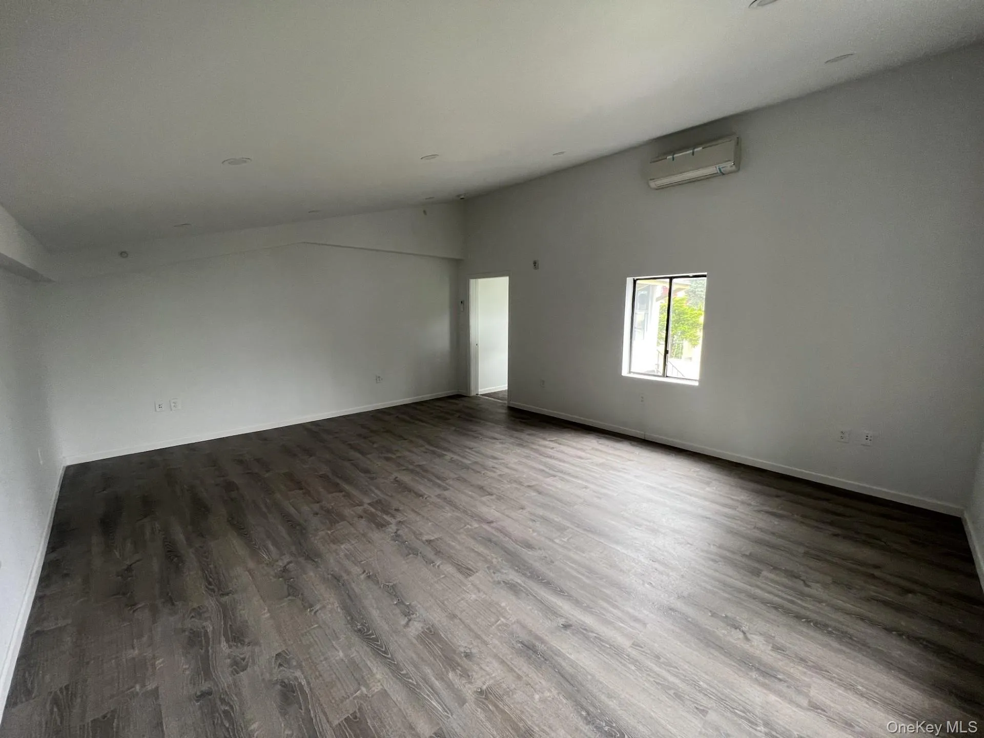 Room 1 Room 1