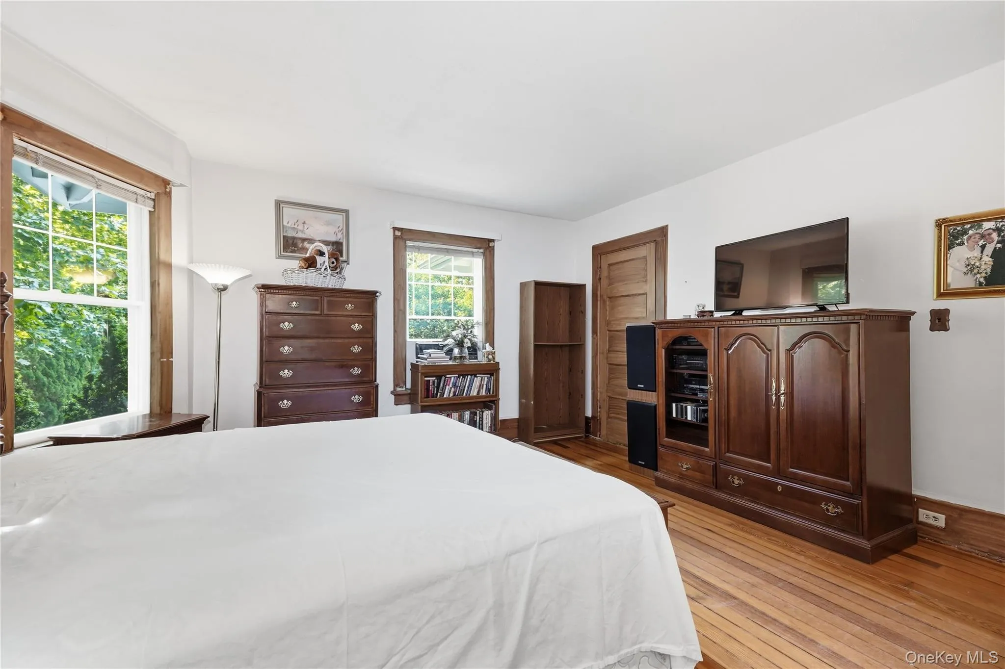 Generous primary bedroom provides exceptional furniture flexibility Generous primary bedroom provides exceptional furniture flexibility