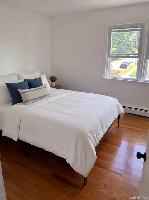 11 Chestnut Street, Glen Cove, NY, 3 Bedrooms Bedrooms, 6 Rooms Rooms,1 BathroomBathrooms,Residential Lease,For Rent,Chestnut,0,1041704 11 Chestnut Street, Glen Cove, NY, 3 Bedrooms Bedrooms, 6 Rooms Rooms,1 BathroomBathrooms,Residential Lease,For Rent,Chestnut,0,1041704