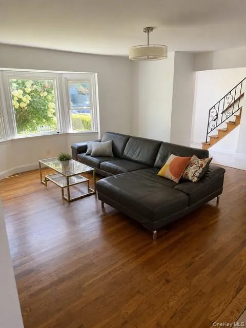 11 Chestnut Street, Glen Cove, NY, 3 Bedrooms Bedrooms, 6 Rooms Rooms,1 BathroomBathrooms,Residential Lease,For Rent,Chestnut,0,1041704 11 Chestnut Street, Glen Cove, NY, 3 Bedrooms Bedrooms, 6 Rooms Rooms,1 BathroomBathrooms,Residential Lease,For Rent,Chestnut,0,1041704