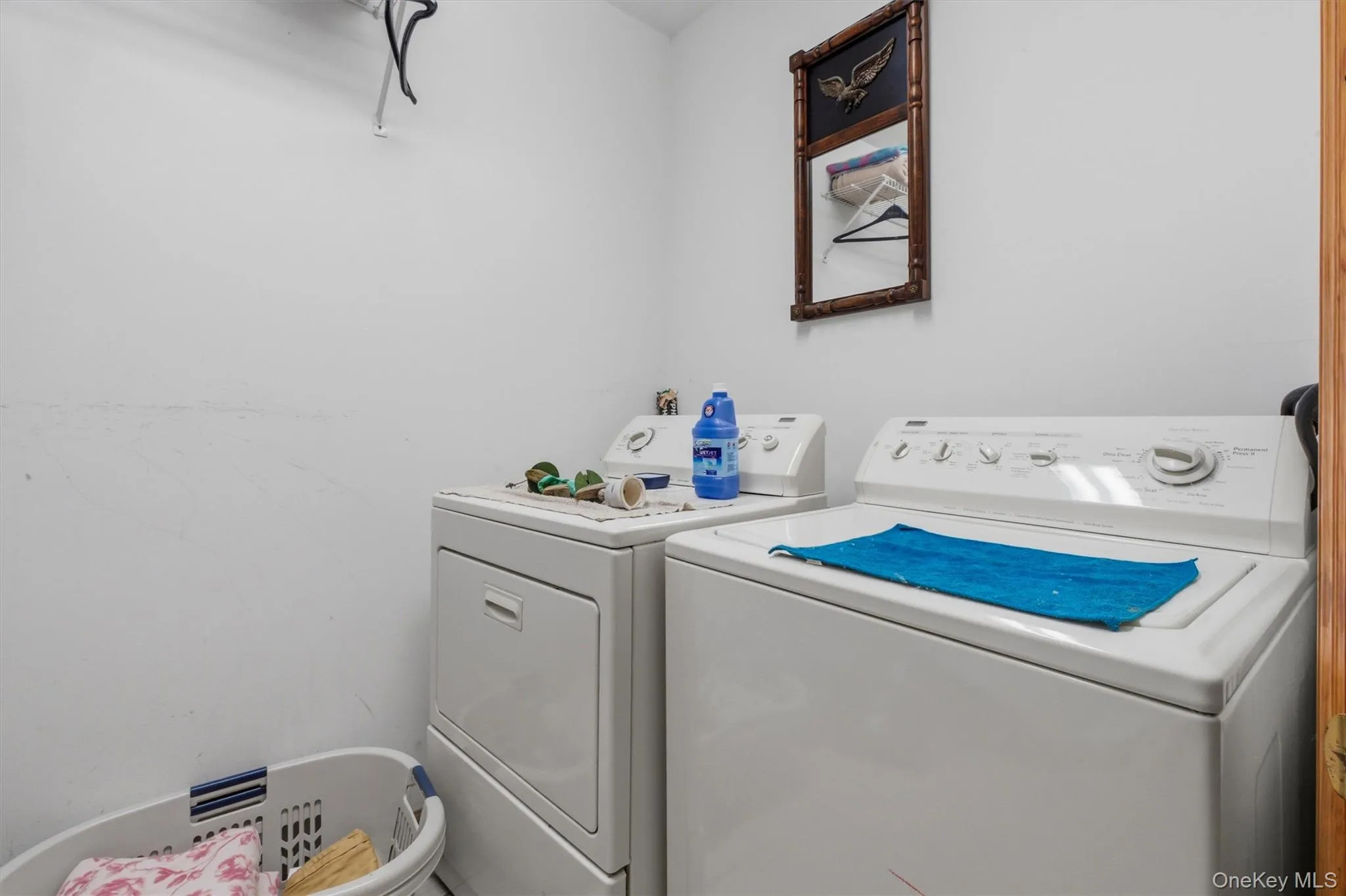4 Chaucer Road, Hyde Park, NY, 3 Bedrooms Bedrooms, 9 Rooms Rooms,2 BathroomsBathrooms,Residential,For Rent,Chaucer,0,1041708 4 Chaucer Road, Hyde Park, NY, 3 Bedrooms Bedrooms, 9 Rooms Rooms,2 BathroomsBathrooms,Residential,For Rent,Chaucer,0,1041708