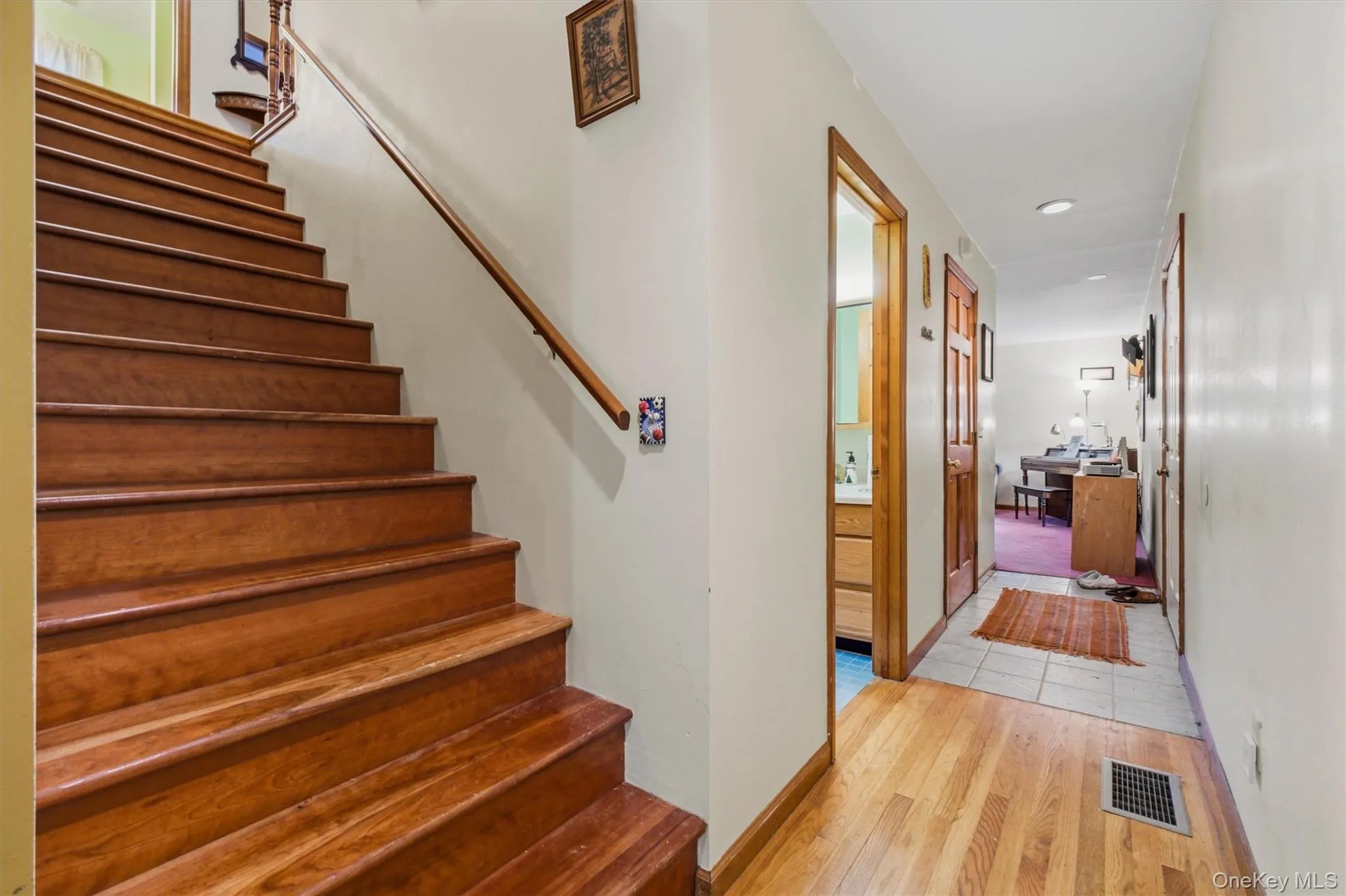 4 Chaucer Road, Hyde Park, NY, 3 Bedrooms Bedrooms, 9 Rooms Rooms,2 BathroomsBathrooms,Residential,For Rent,Chaucer,0,1041708 4 Chaucer Road, Hyde Park, NY, 3 Bedrooms Bedrooms, 9 Rooms Rooms,2 BathroomsBathrooms,Residential,For Rent,Chaucer,0,1041708
