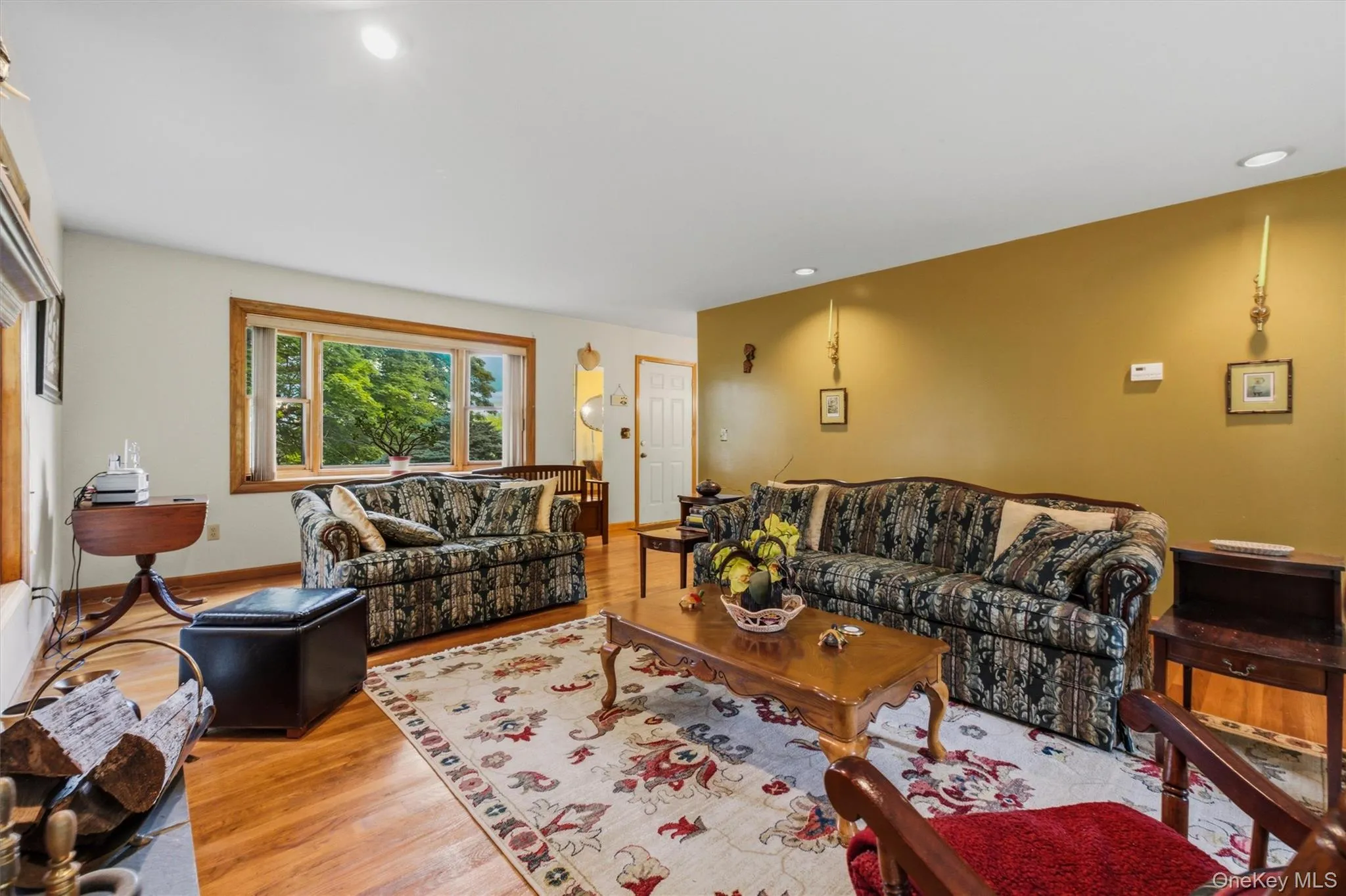 4 Chaucer Road, Hyde Park, NY, 3 Bedrooms Bedrooms, 9 Rooms Rooms,2 BathroomsBathrooms,Residential,For Rent,Chaucer,0,1041708 4 Chaucer Road, Hyde Park, NY, 3 Bedrooms Bedrooms, 9 Rooms Rooms,2 BathroomsBathrooms,Residential,For Rent,Chaucer,0,1041708
