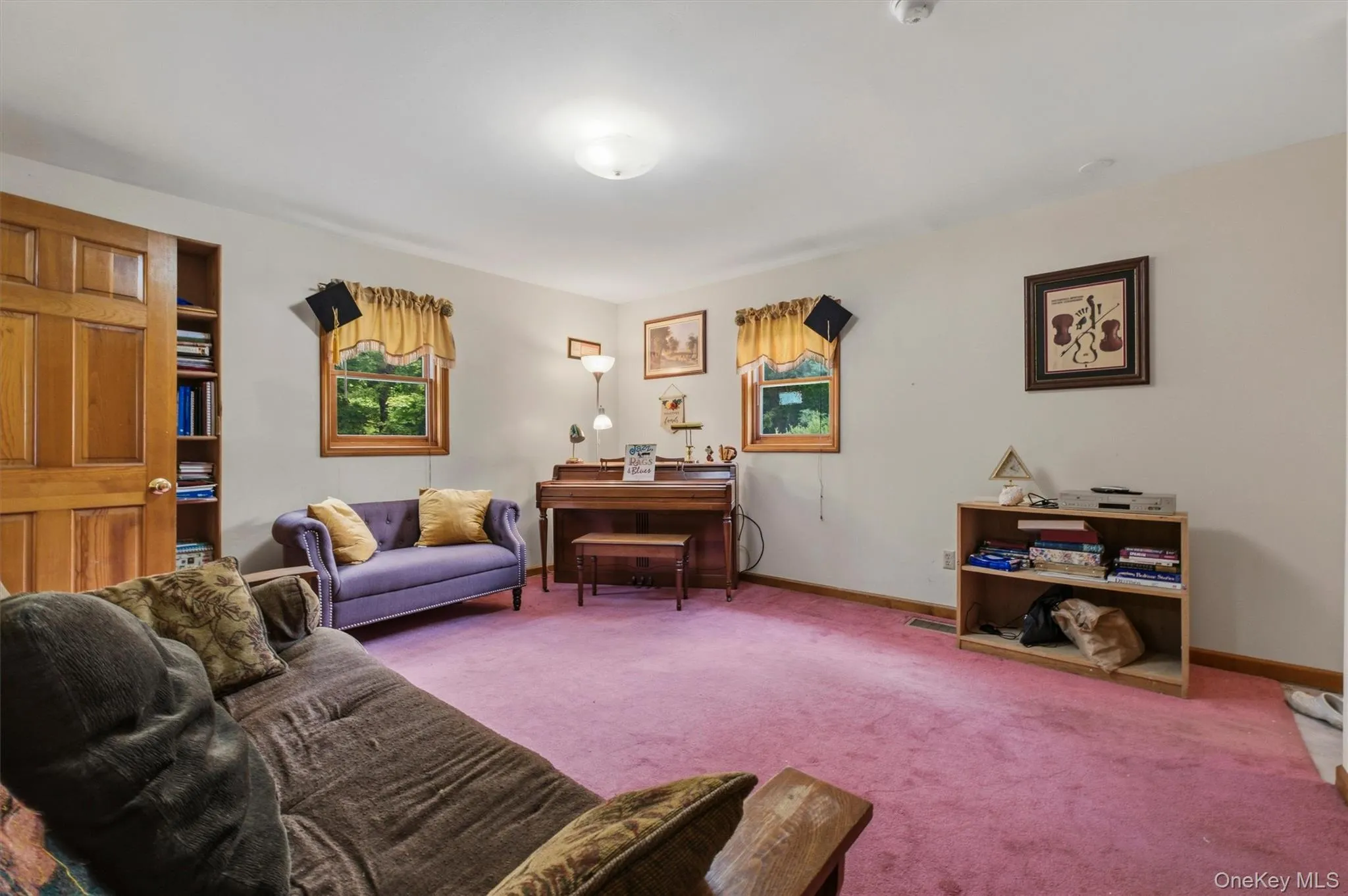4 Chaucer Road, Hyde Park, NY, 3 Bedrooms Bedrooms, 9 Rooms Rooms,2 BathroomsBathrooms,Residential,For Rent,Chaucer,0,1041708 4 Chaucer Road, Hyde Park, NY, 3 Bedrooms Bedrooms, 9 Rooms Rooms,2 BathroomsBathrooms,Residential,For Rent,Chaucer,0,1041708