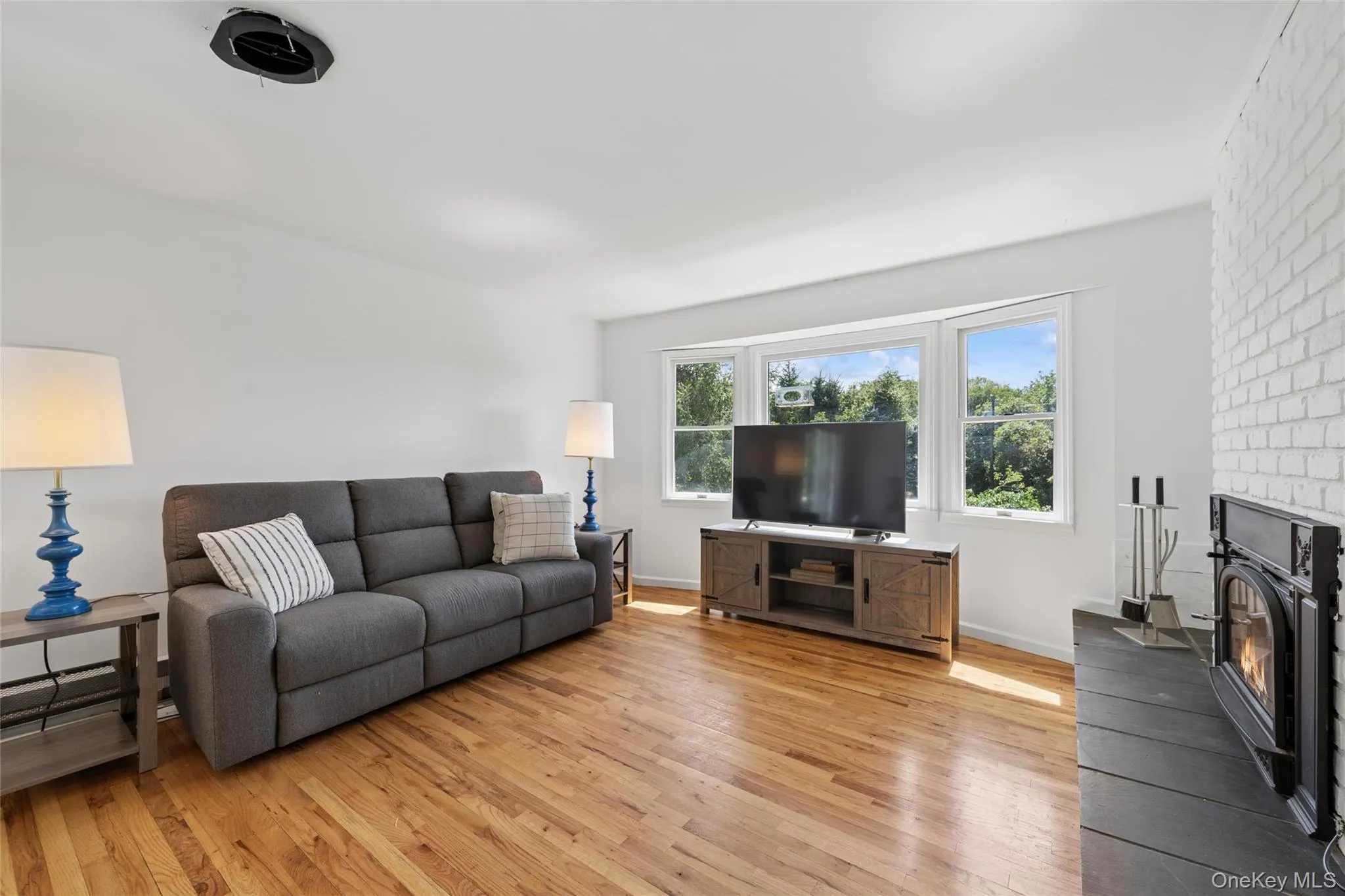 84 Surfside Avenue, East Hampton, NY, 4 Bedrooms Bedrooms, 7 Rooms Rooms,2 BathroomsBathrooms,Residential,For Rent,Surfside,0,1041710 84 Surfside Avenue, East Hampton, NY, 4 Bedrooms Bedrooms, 7 Rooms Rooms,2 BathroomsBathrooms,Residential,For Rent,Surfside,0,1041710