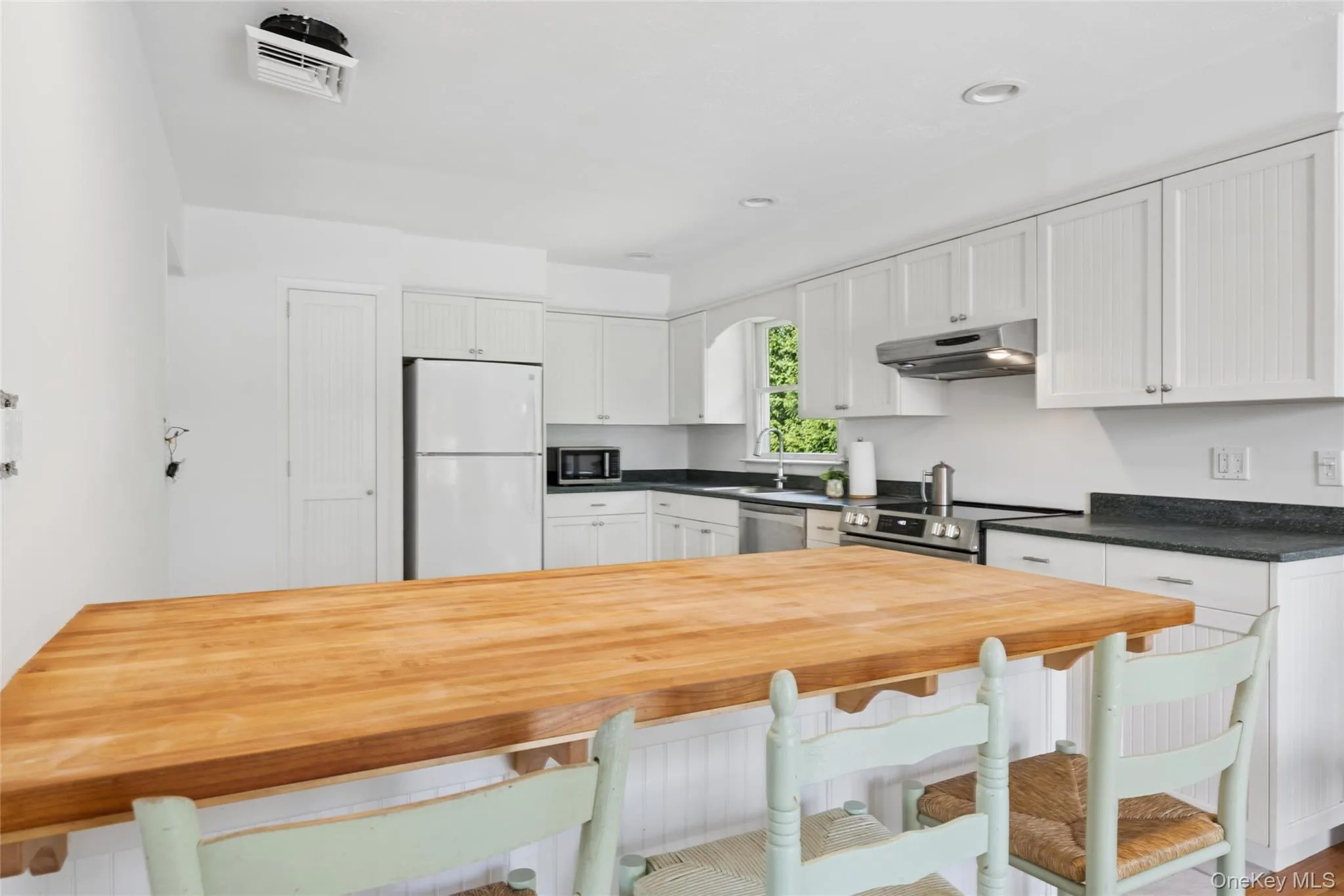 84 Surfside Avenue, East Hampton, NY, 4 Bedrooms Bedrooms, 7 Rooms Rooms,2 BathroomsBathrooms,Residential,For Rent,Surfside,0,1041710 84 Surfside Avenue, East Hampton, NY, 4 Bedrooms Bedrooms, 7 Rooms Rooms,2 BathroomsBathrooms,Residential,For Rent,Surfside,0,1041710