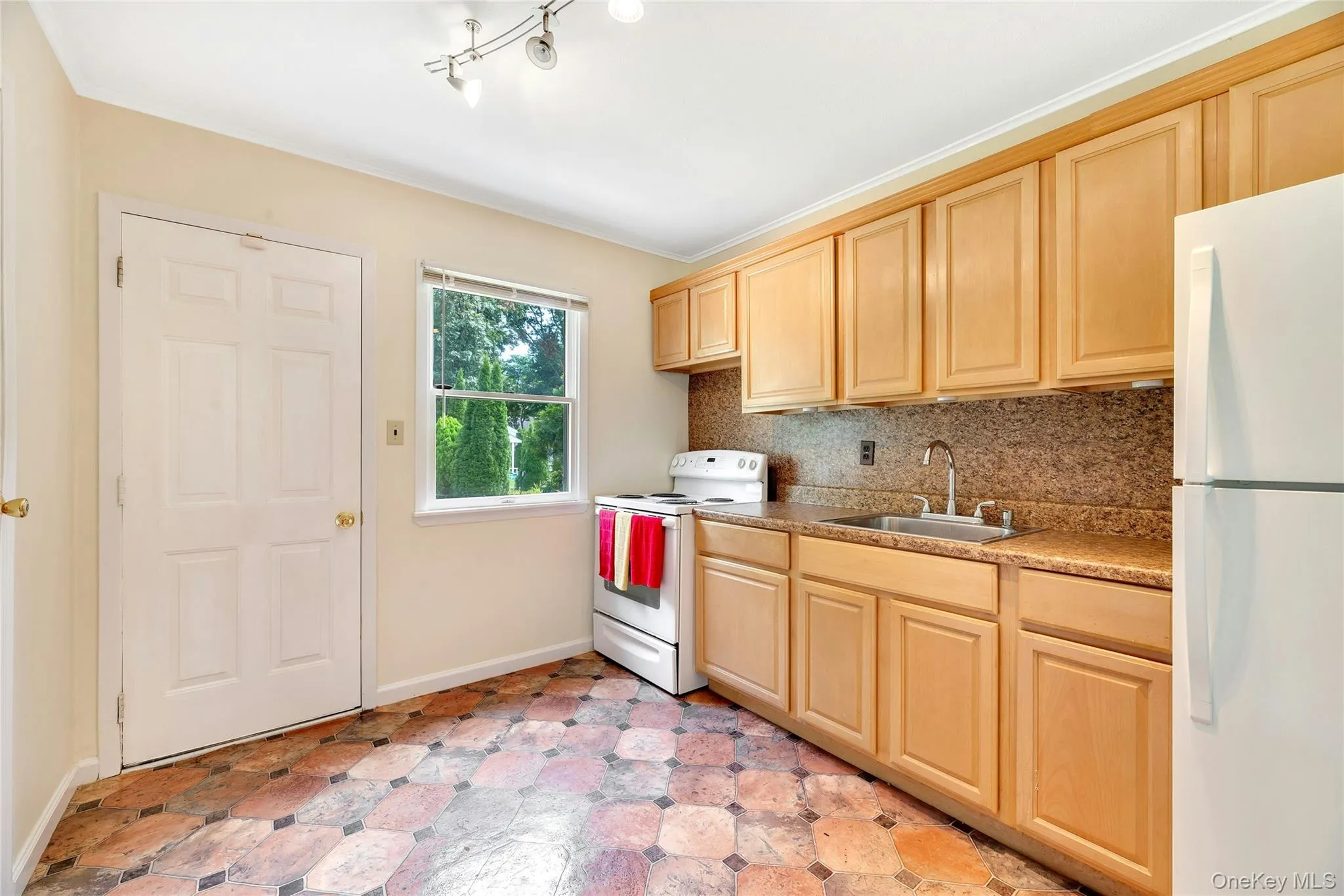 530 Boxwood Drive, Brookhaven, NY, 5 Bedrooms Bedrooms, 13 Rooms Rooms,2 BathroomsBathrooms,Residential,For Rent,Boxwood,0,1041711 530 Boxwood Drive, Brookhaven, NY, 5 Bedrooms Bedrooms, 13 Rooms Rooms,2 BathroomsBathrooms,Residential,For Rent,Boxwood,0,1041711
