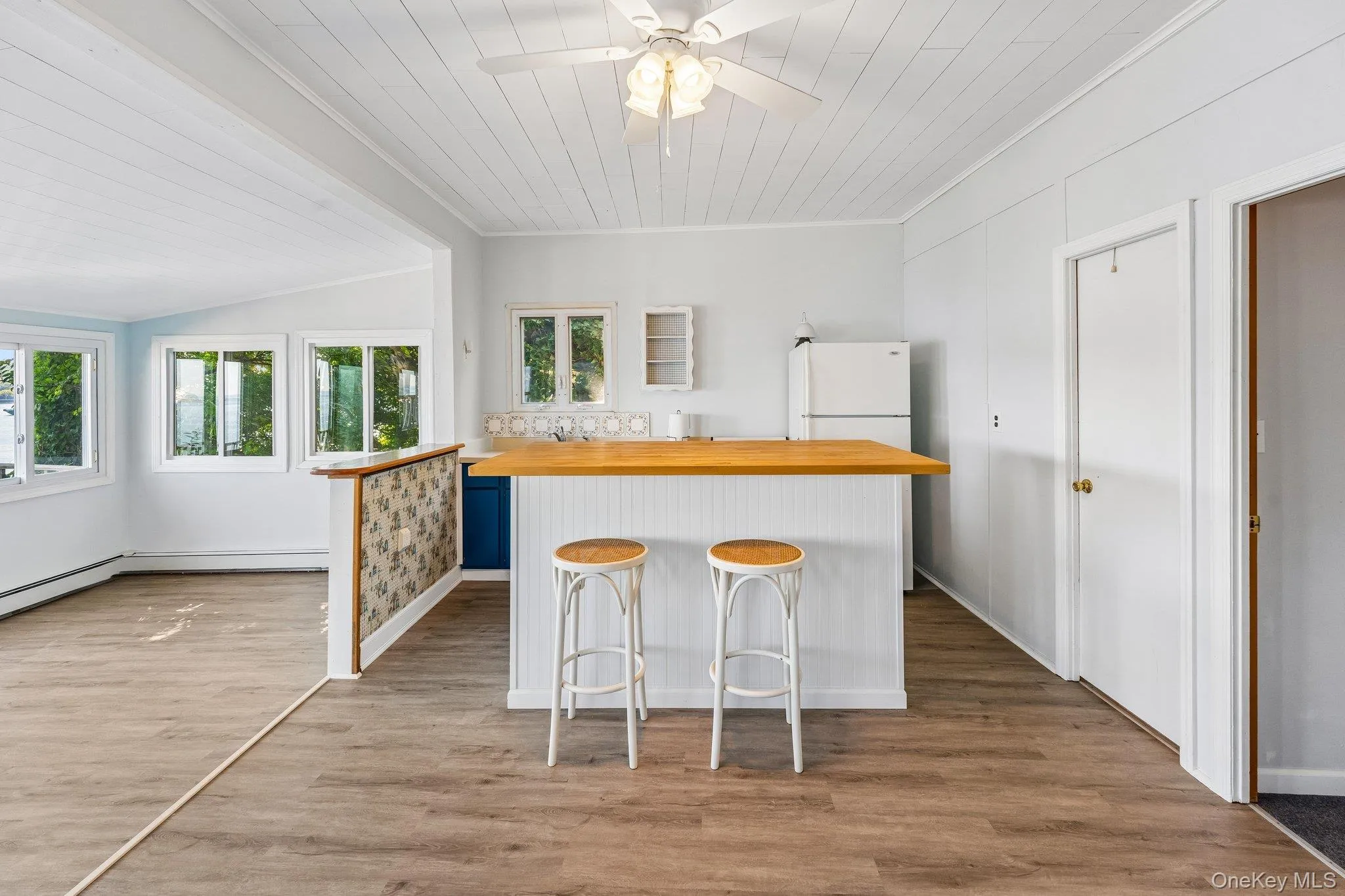 Eat in Kitchen Eat in Kitchen