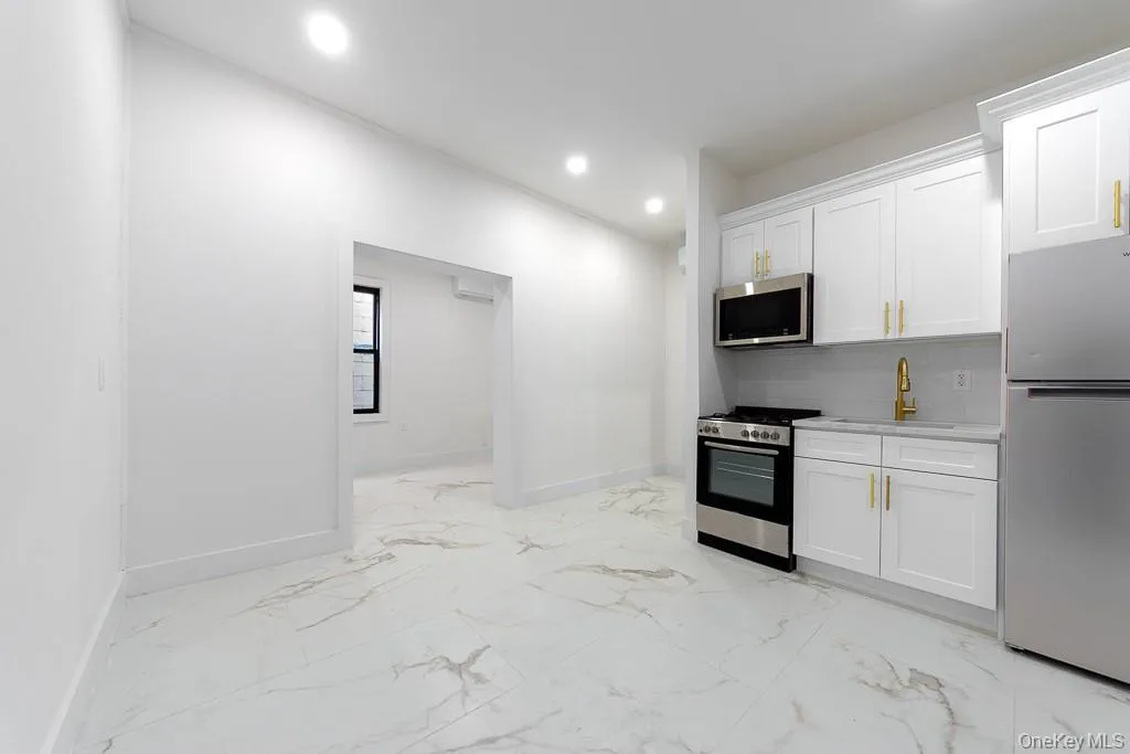 315 Riverside Boulevard, Long Beach, NY, 1 Bedroom Bedrooms, 4 Rooms Rooms,1 BathroomBathrooms,Residential Lease,For Rent,Riverside,0,1041717 315 Riverside Boulevard, Long Beach, NY, 1 Bedroom Bedrooms, 4 Rooms Rooms,1 BathroomBathrooms,Residential Lease,For Rent,Riverside,0,1041717