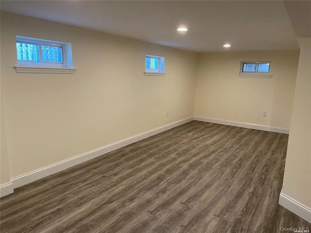 17 Wood Lane, Hempstead, NY, 3 Bedrooms Bedrooms, 6 Rooms Rooms,1 BathroomBathrooms,Residential,For Rent,Wood,0,1041725 17 Wood Lane, Hempstead, NY, 3 Bedrooms Bedrooms, 6 Rooms Rooms,1 BathroomBathrooms,Residential,For Rent,Wood,0,1041725
