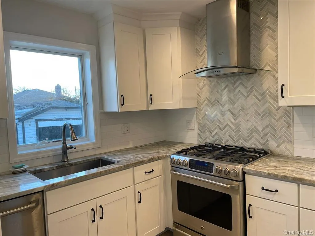 17 Wood Lane, Hempstead, NY, 3 Bedrooms Bedrooms, 6 Rooms Rooms,1 BathroomBathrooms,Residential,For Rent,Wood,0,1041725 17 Wood Lane, Hempstead, NY, 3 Bedrooms Bedrooms, 6 Rooms Rooms,1 BathroomBathrooms,Residential,For Rent,Wood,0,1041725