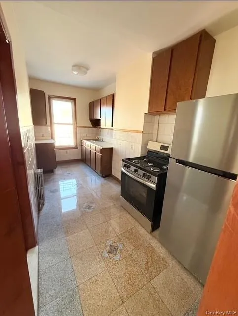 90-37 77th Street, New York, NY, 3 Bedrooms Bedrooms, 6 Rooms Rooms,1 BathroomBathrooms,Residential Lease,For Rent,Street,0,1041728 90-37 77th Street, New York, NY, 3 Bedrooms Bedrooms, 6 Rooms Rooms,1 BathroomBathrooms,Residential Lease,For Rent,Street,0,1041728