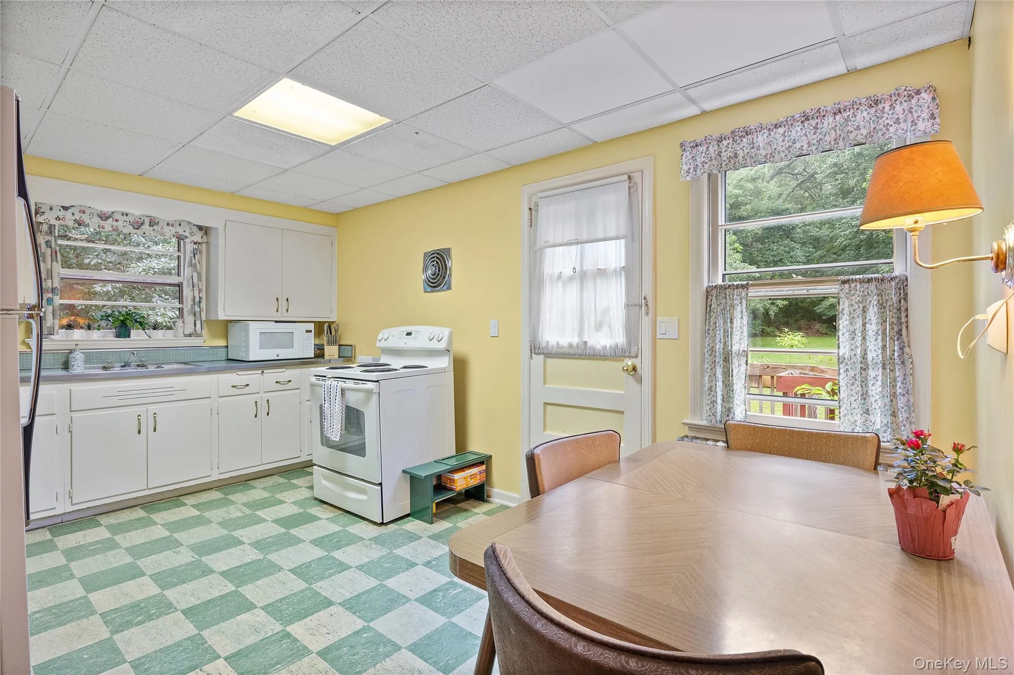 99 Warner Road, Huntington, NY, 4 Bedrooms Bedrooms, 6 Rooms Rooms,2 BathroomsBathrooms,Residential,For Rent,Warner,0,1041730 99 Warner Road, Huntington, NY, 4 Bedrooms Bedrooms, 6 Rooms Rooms,2 BathroomsBathrooms,Residential,For Rent,Warner,0,1041730