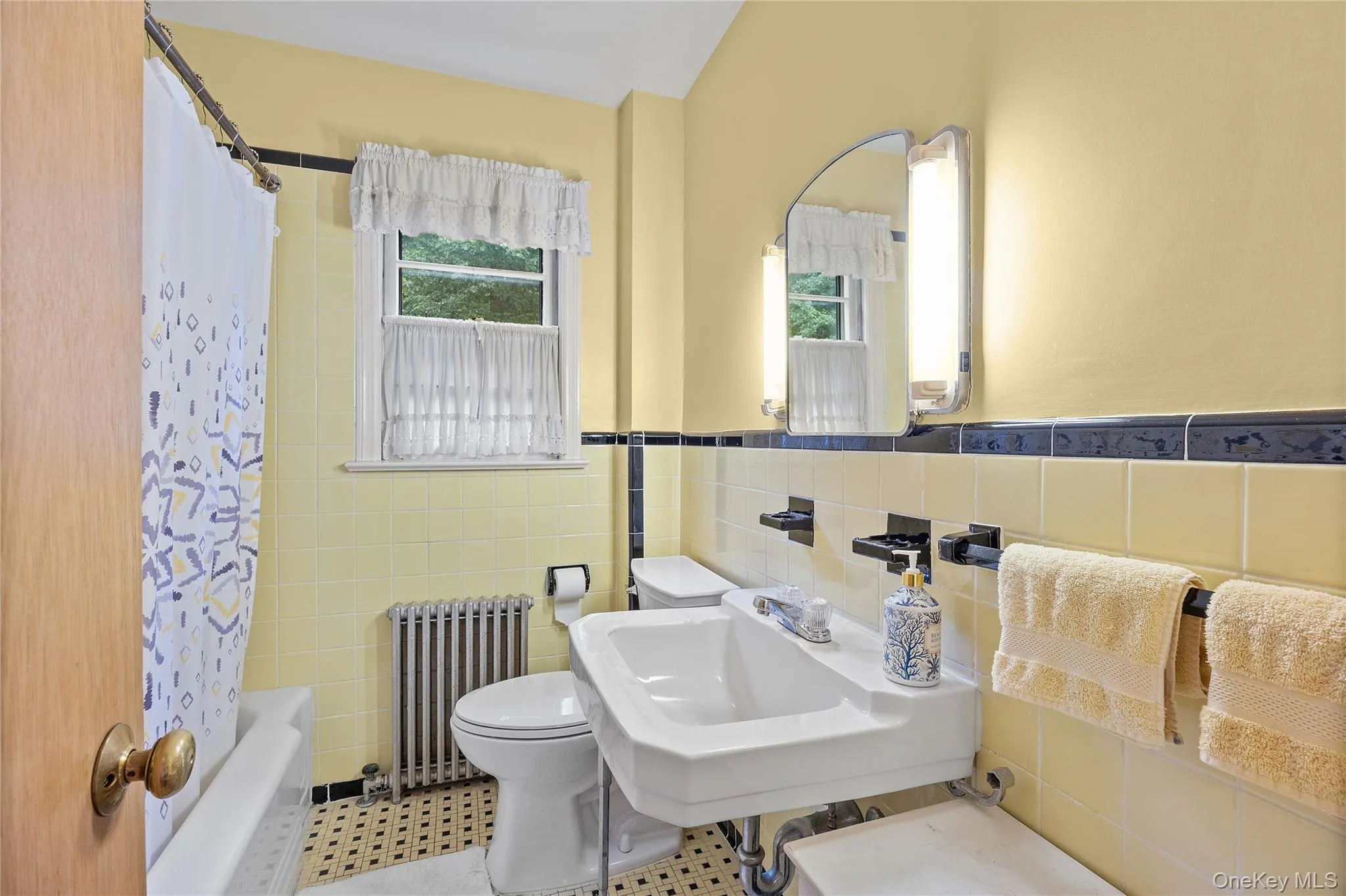 99 Warner Road, Huntington, NY, 4 Bedrooms Bedrooms, 6 Rooms Rooms,2 BathroomsBathrooms,Residential,For Rent,Warner,0,1041730 99 Warner Road, Huntington, NY, 4 Bedrooms Bedrooms, 6 Rooms Rooms,2 BathroomsBathrooms,Residential,For Rent,Warner,0,1041730