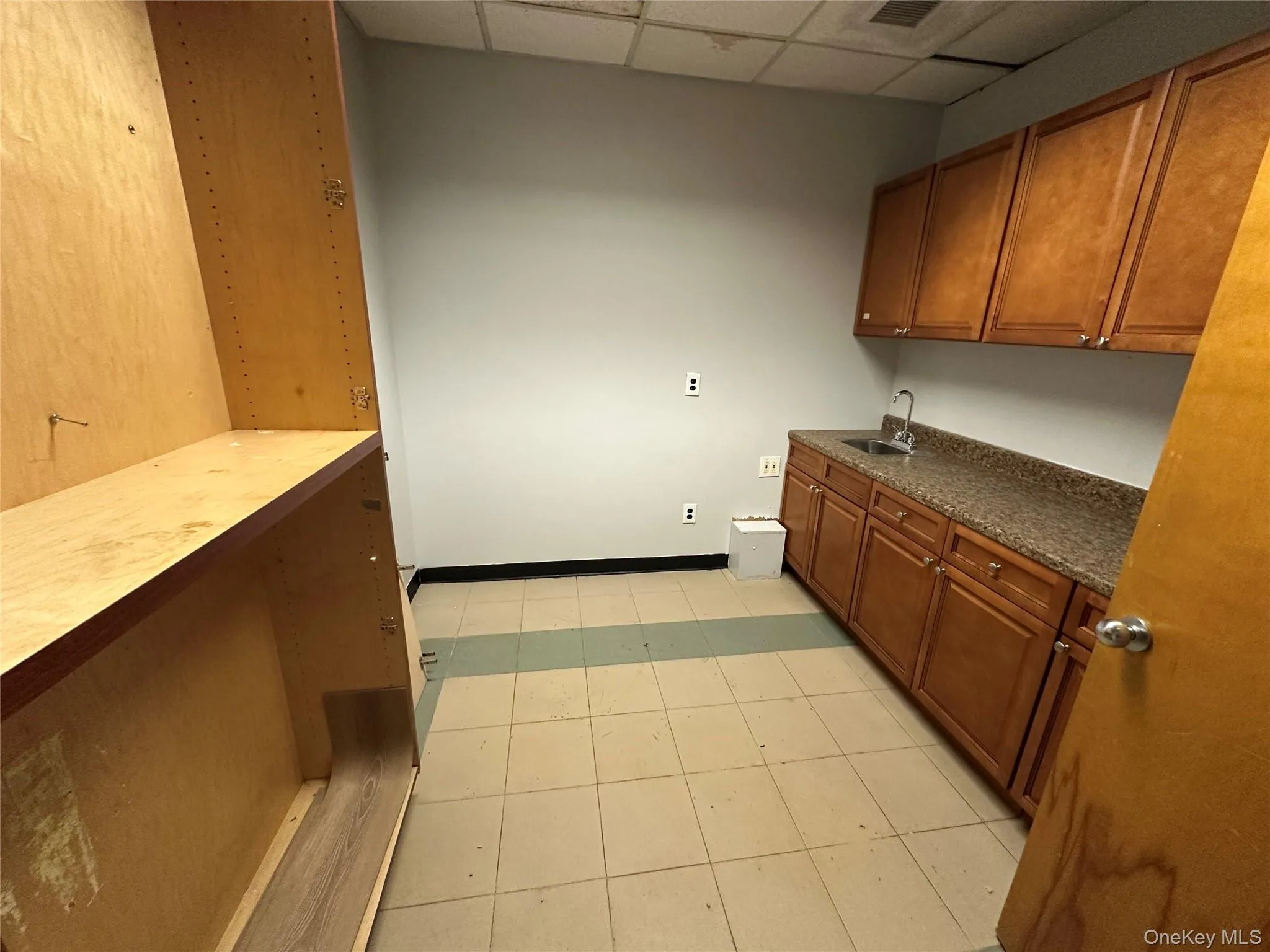 357 Broadway, Babylon, NY, ,Commercial Lease,For Rent,Broadway,0,1041738 357 Broadway, Babylon, NY, ,Commercial Lease,For Rent,Broadway,0,1041738